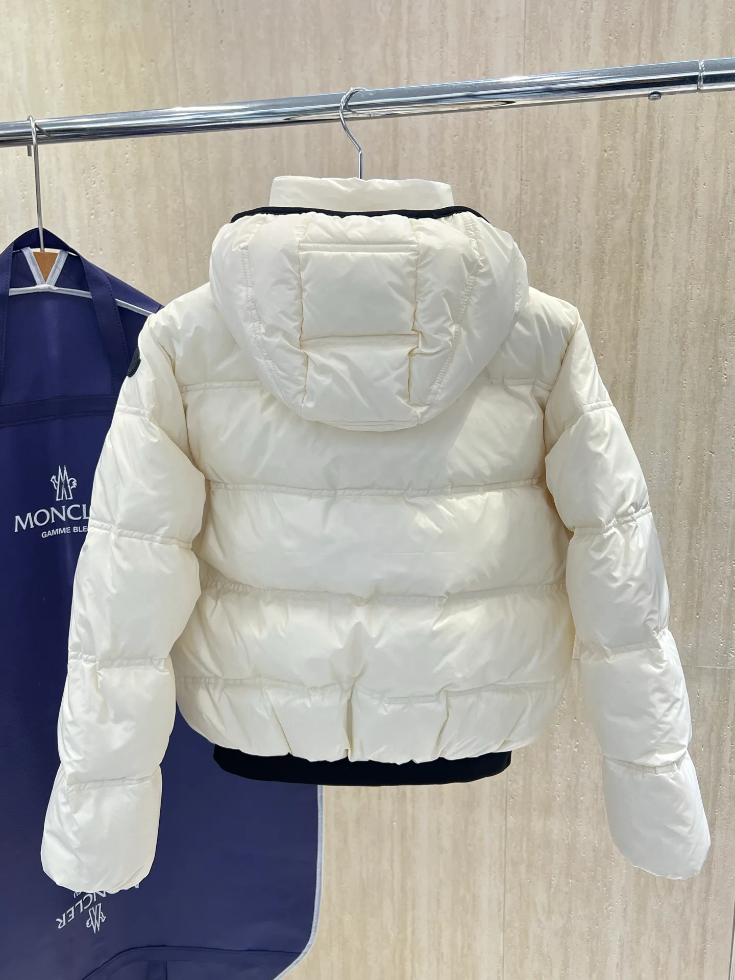 Men's Jackets And Down Jackets MONCLER 18330410