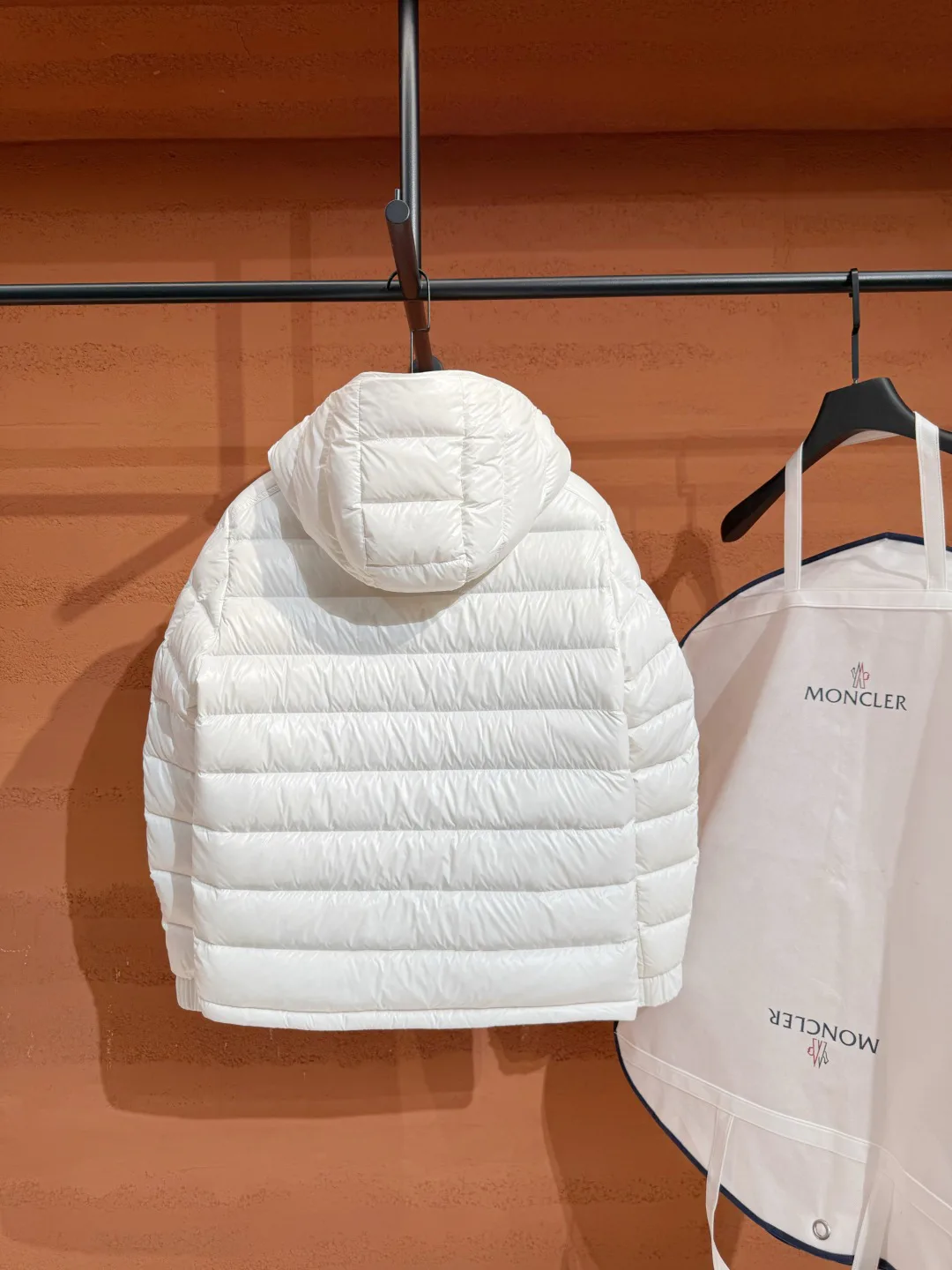 Women's Jackets And Down Jackets MONCLER 18237476