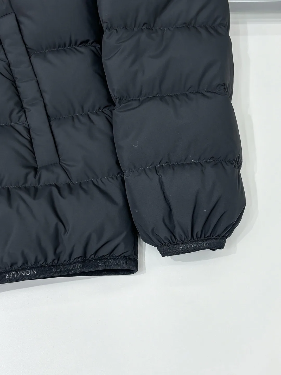 Куртки И Пуховики Мужские Moncler 18596610