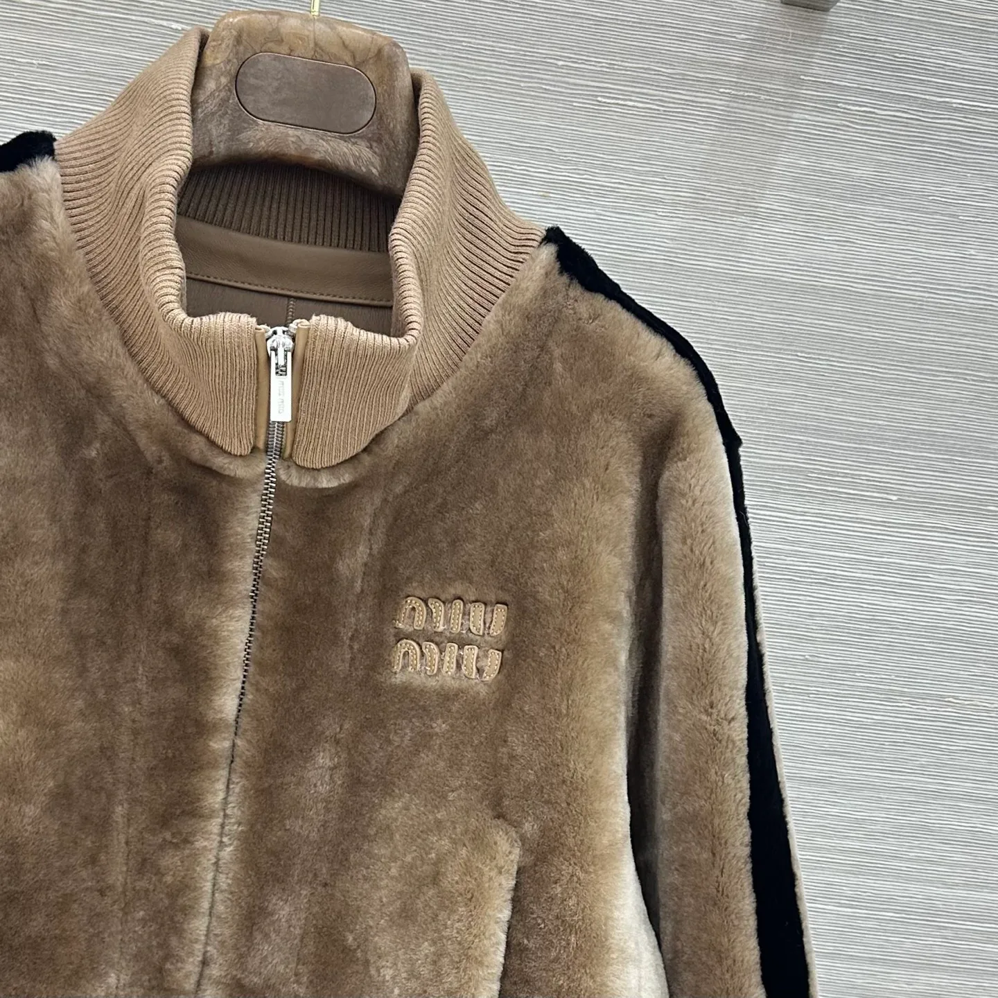 Women's Leather Jackets And Sheepskin Coats MIU MIU 18503506