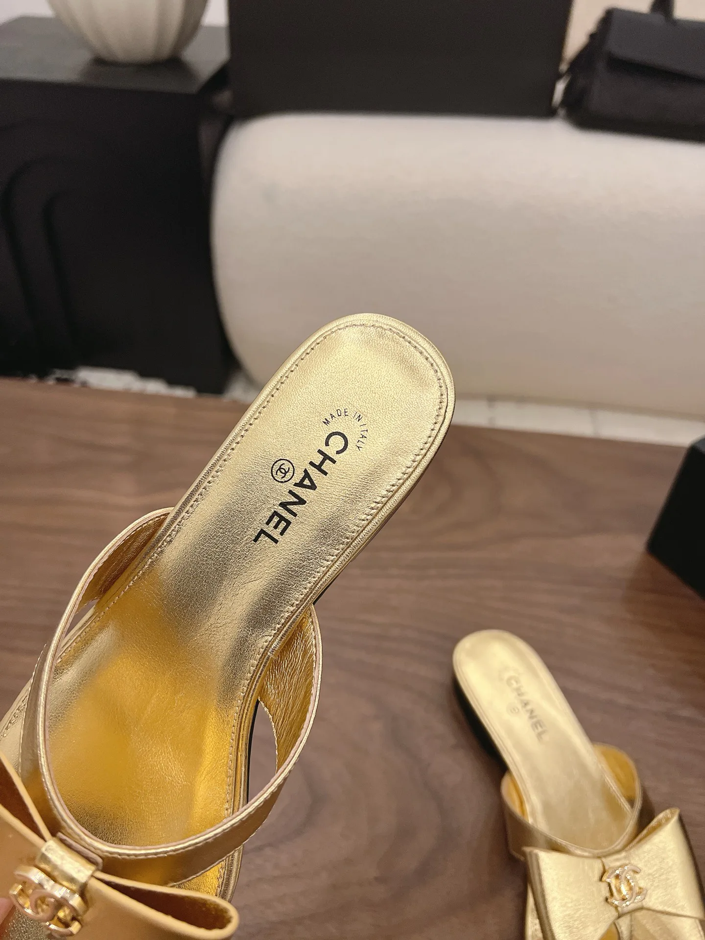 Women's Flip-Flops CHANEL 16944161