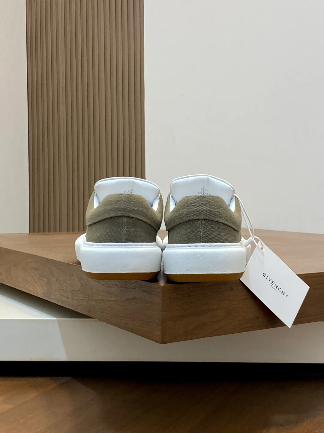Men's Sneakers GIVENCHY 18449136