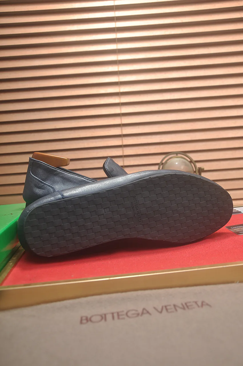 Men's Loafers And Dress Shoes BOTTEGA VENETA 17182681