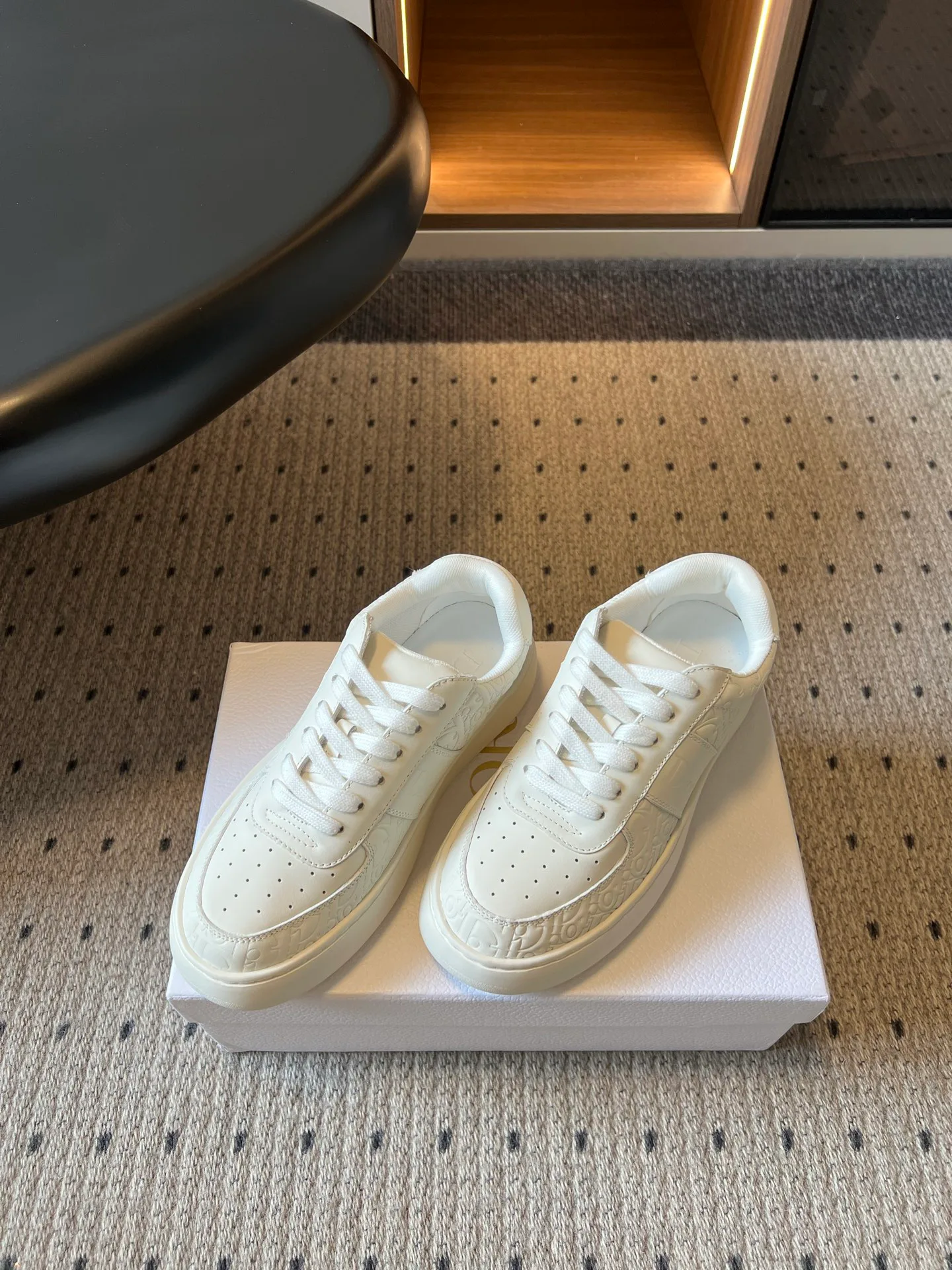 Women's Sneakers CHRISTIAN DIOR 18139654