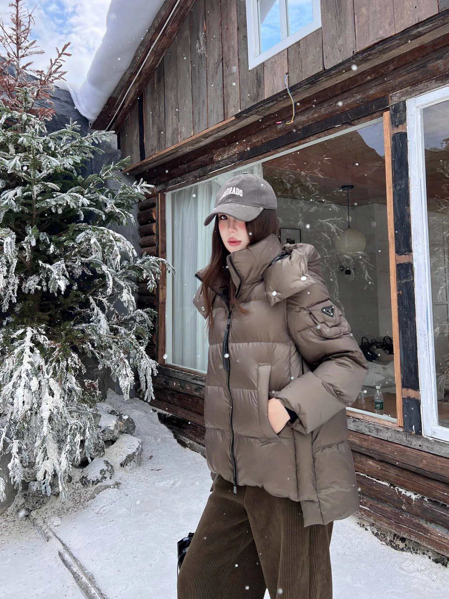 Women's Jackets And Down Jackets PRADA 18334586