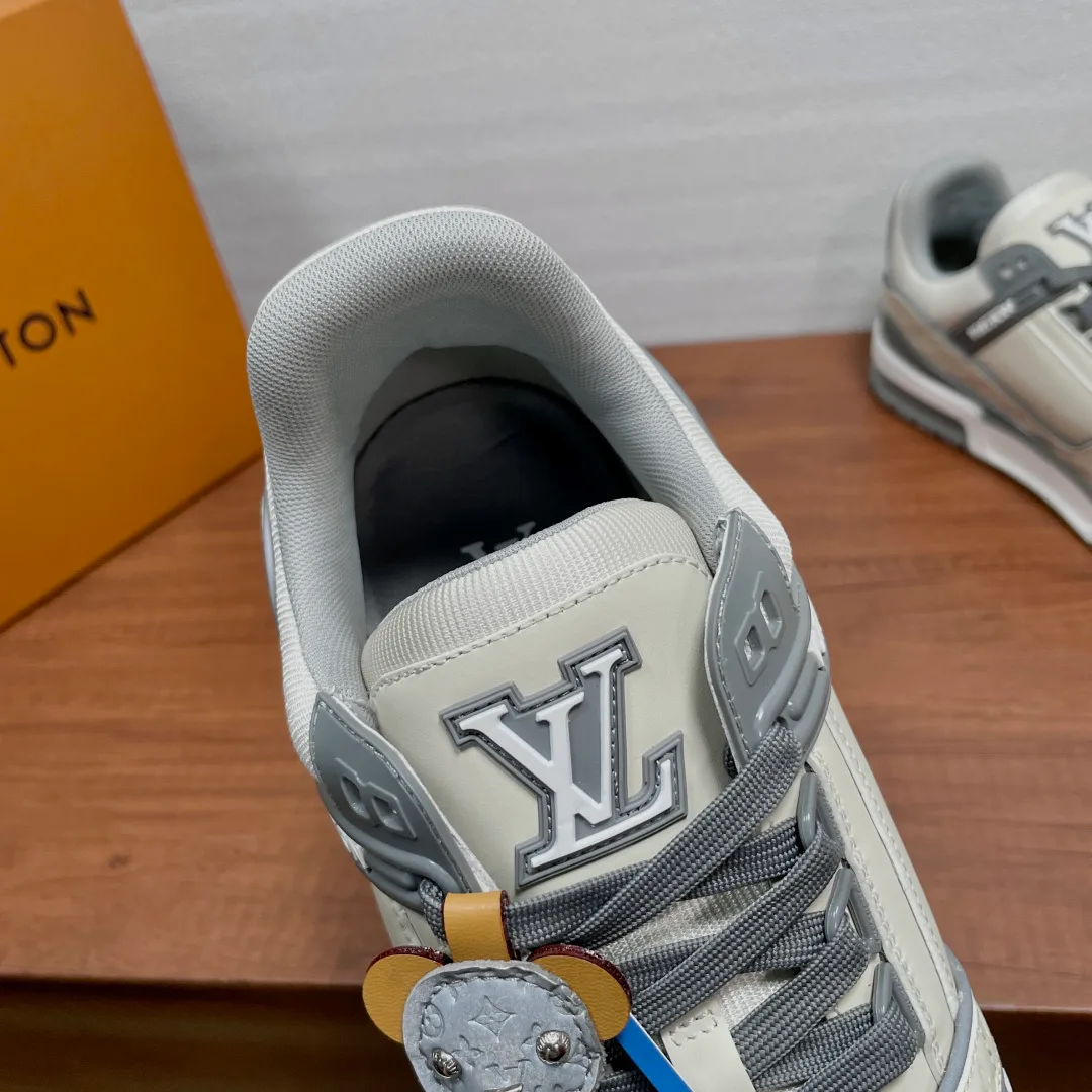 Men's Sneakers LOUIS VUITTON 18296809