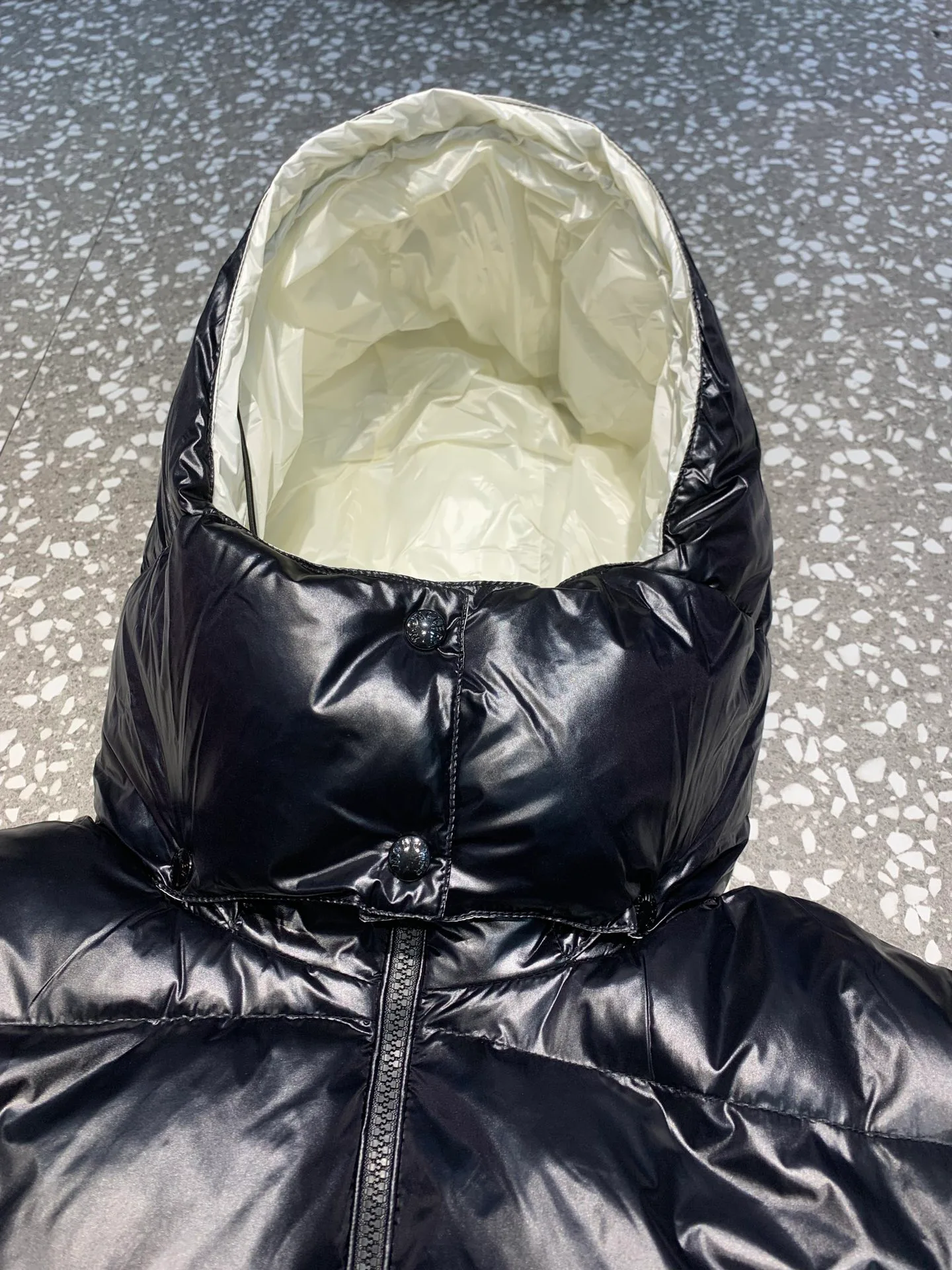 Men's Jackets And Down Jackets MONCLER 18392256