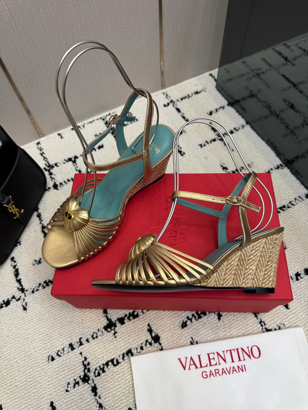 Women's Open-Toe Sandals VALENTINO 18049000