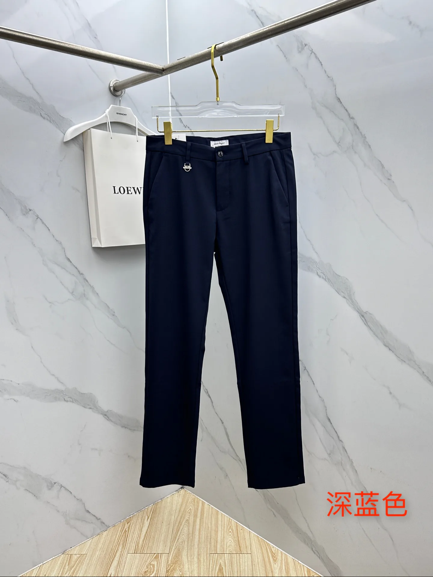 Men's Trousers SALVATORE FERRAGAMO 18246807