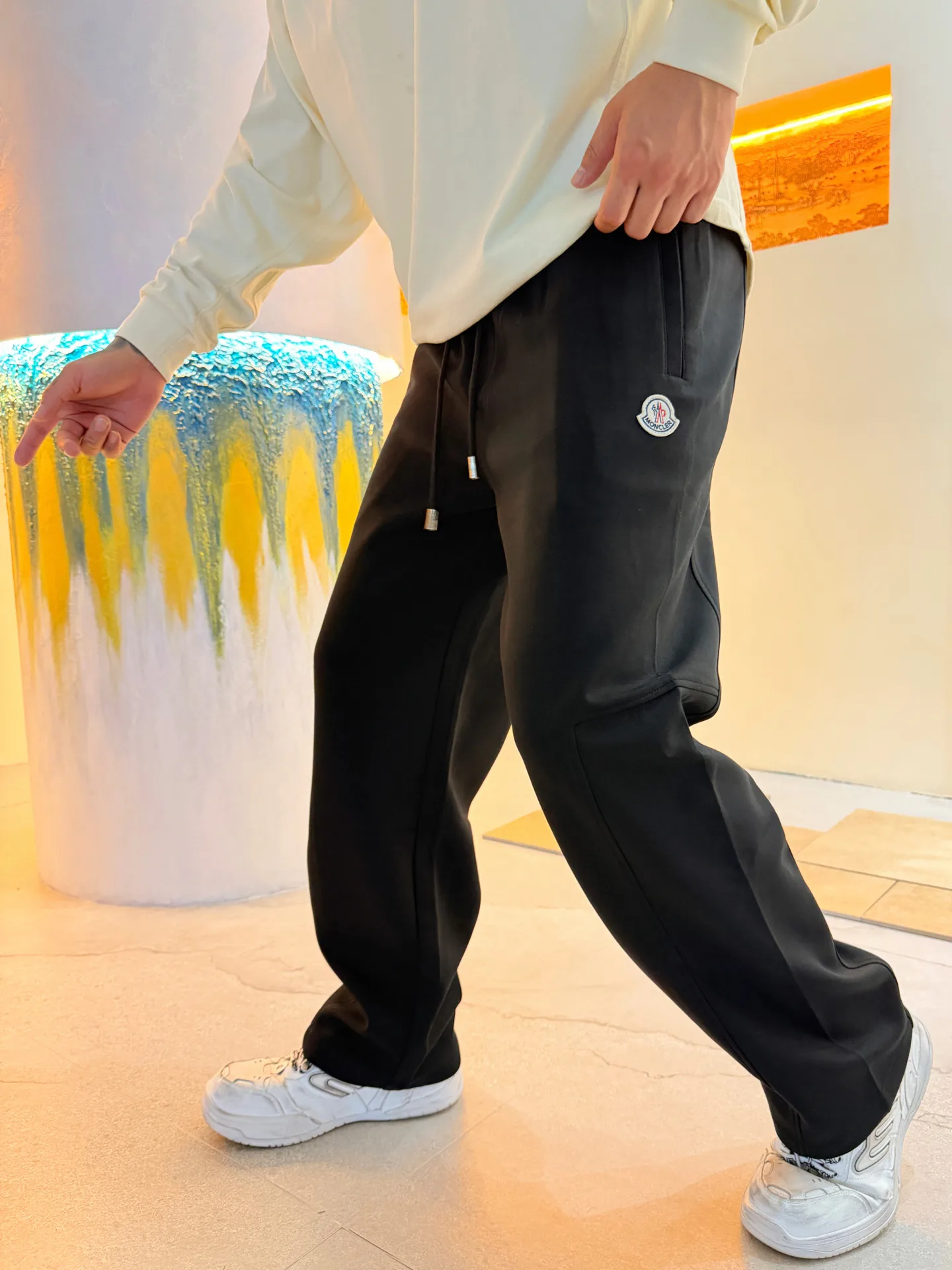 Men's Trousers MONCLER 18197202