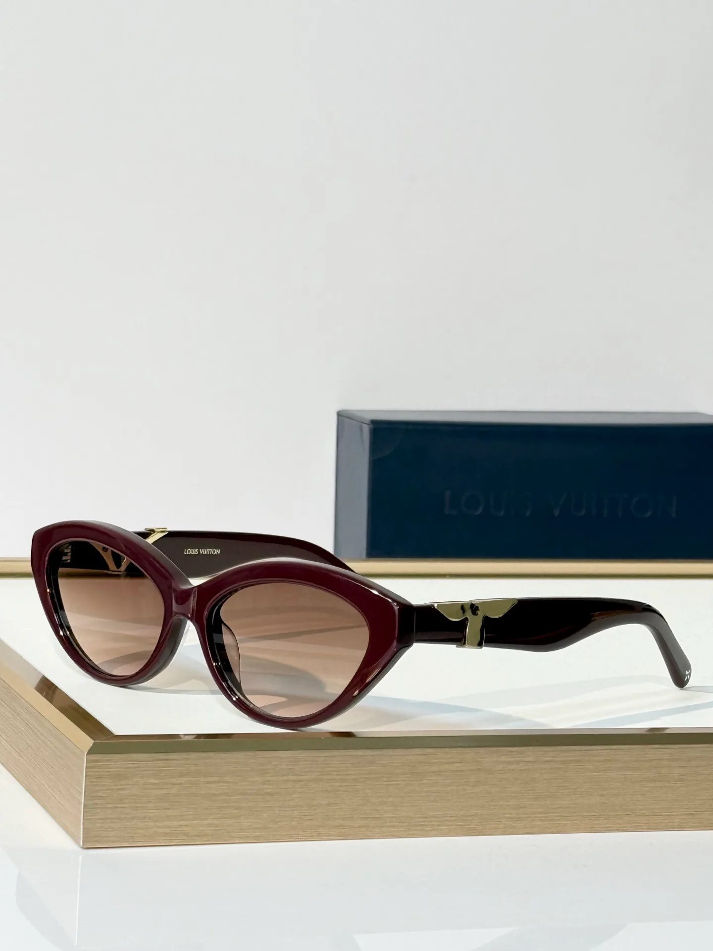 Glasses LOUIS VUITTON 18117697