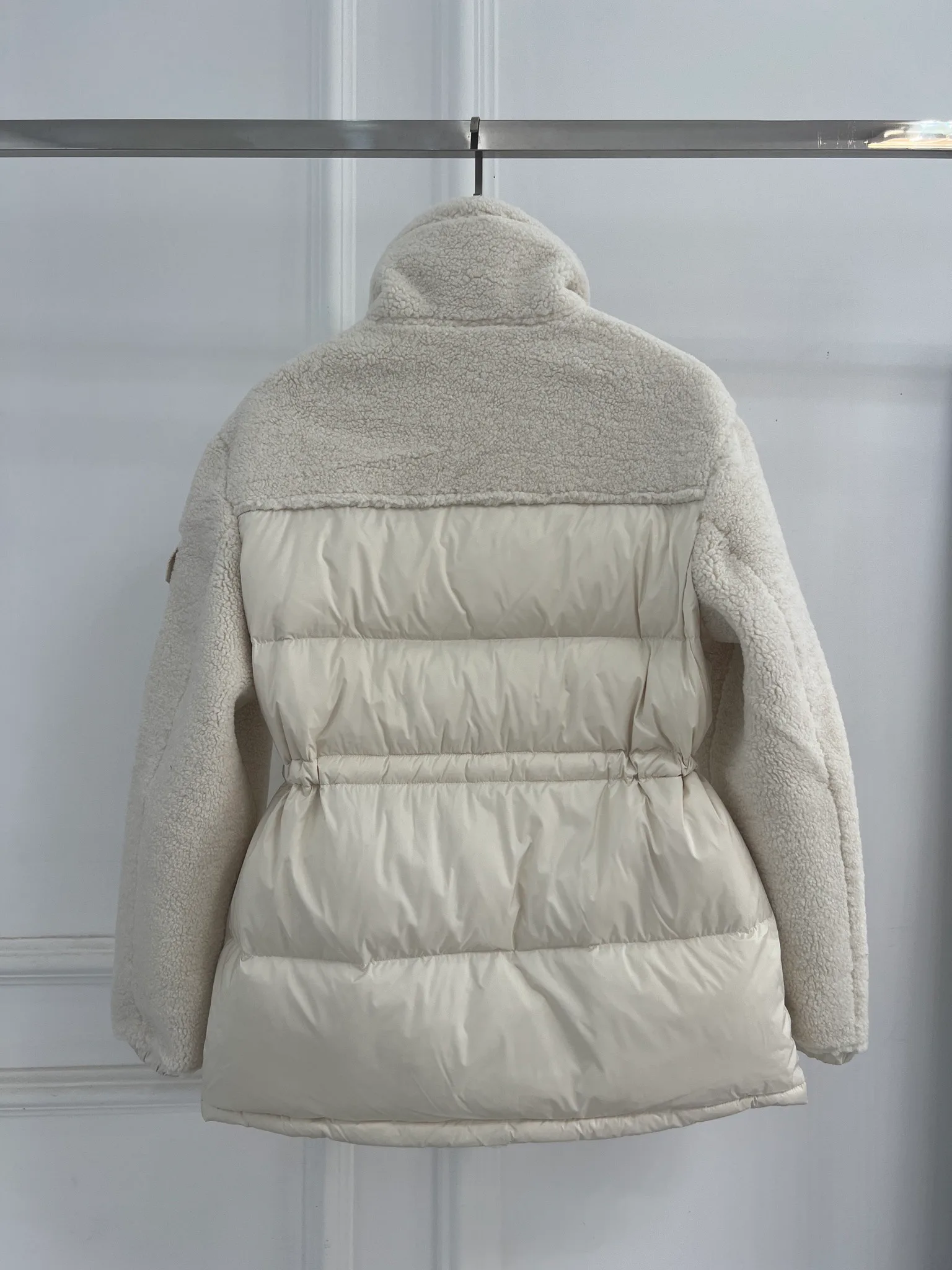 Women's Jackets And Down Jackets MONCLER 18415674