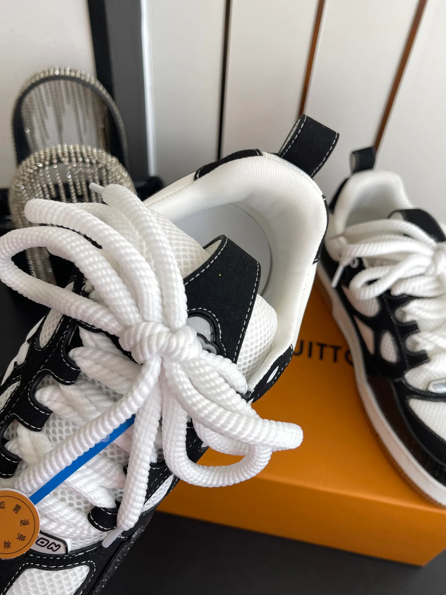 Women's Sneakers LOUIS VUITTON 17908532