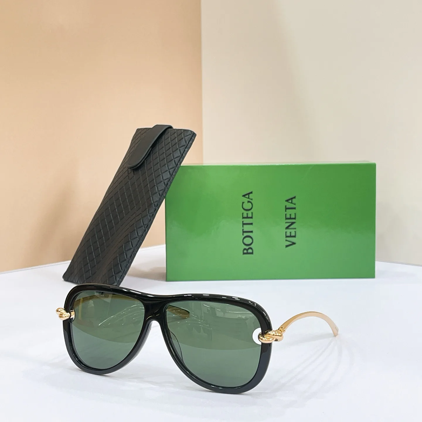 Glasses BOTTEGA VENETA 16887528