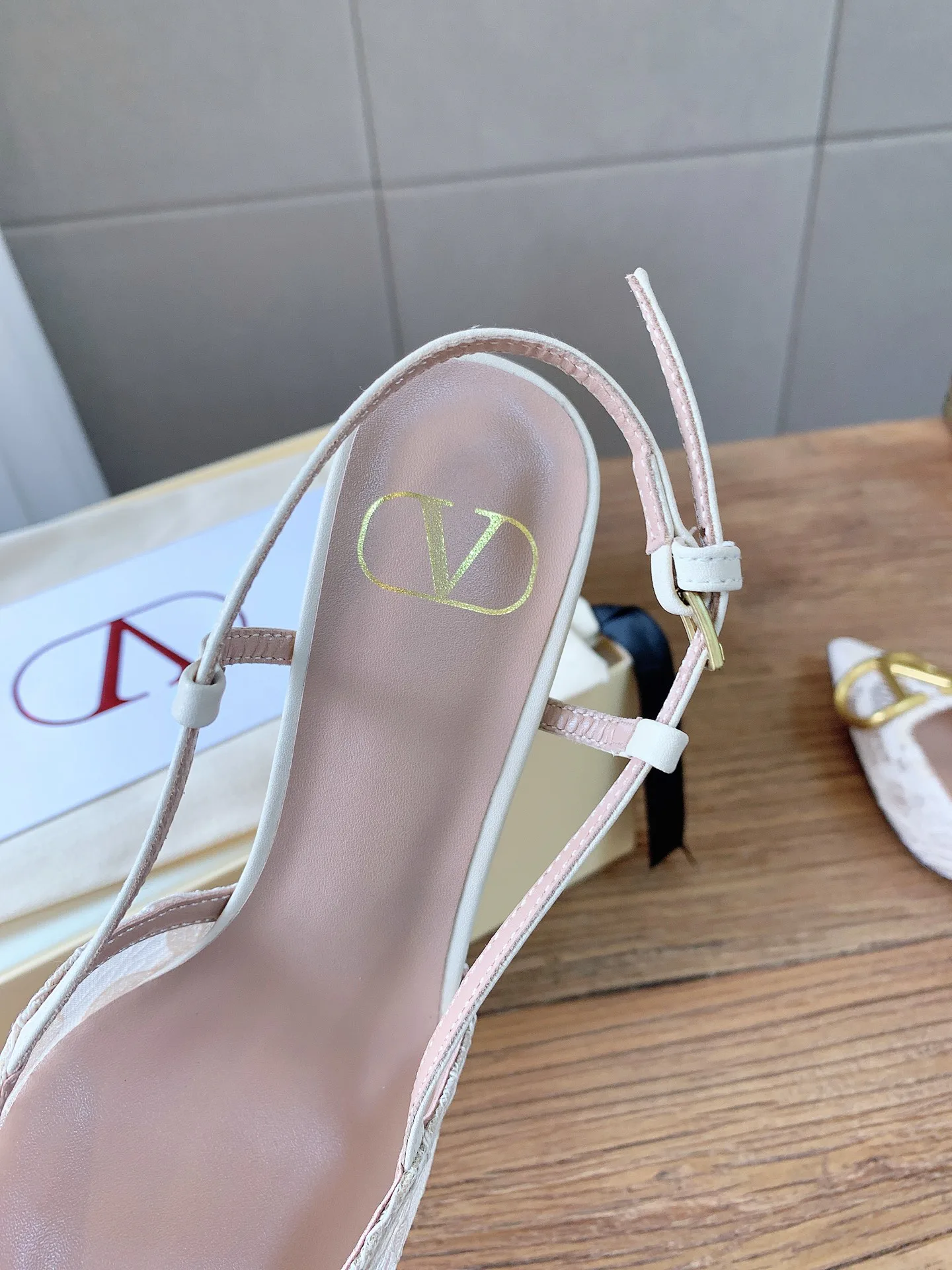 Women's Heels VALENTINO 16942048