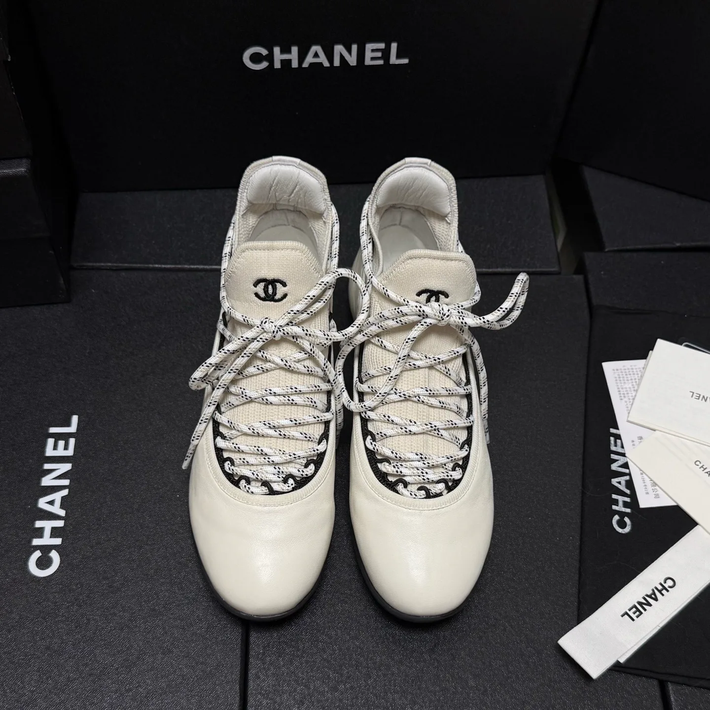 Women's Sneakers CHANEL 18083056