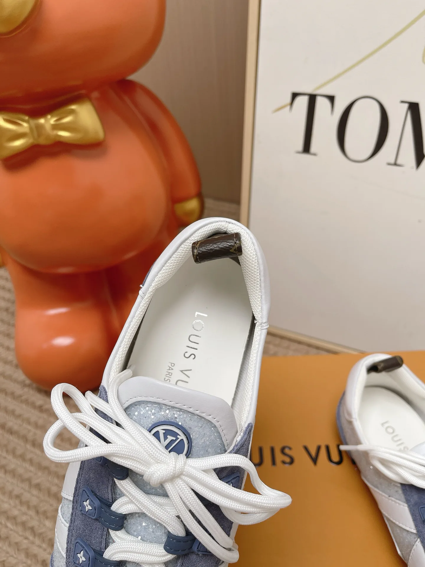 Women's Sneakers LOUIS VUITTON 17449400