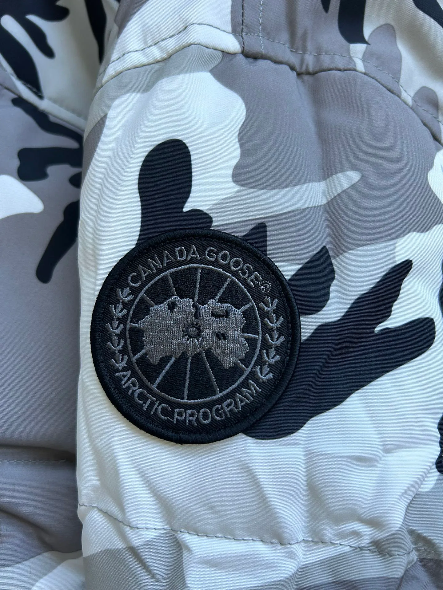 Women's Jackets And Down Jackets CANADA GOOSE 17854553