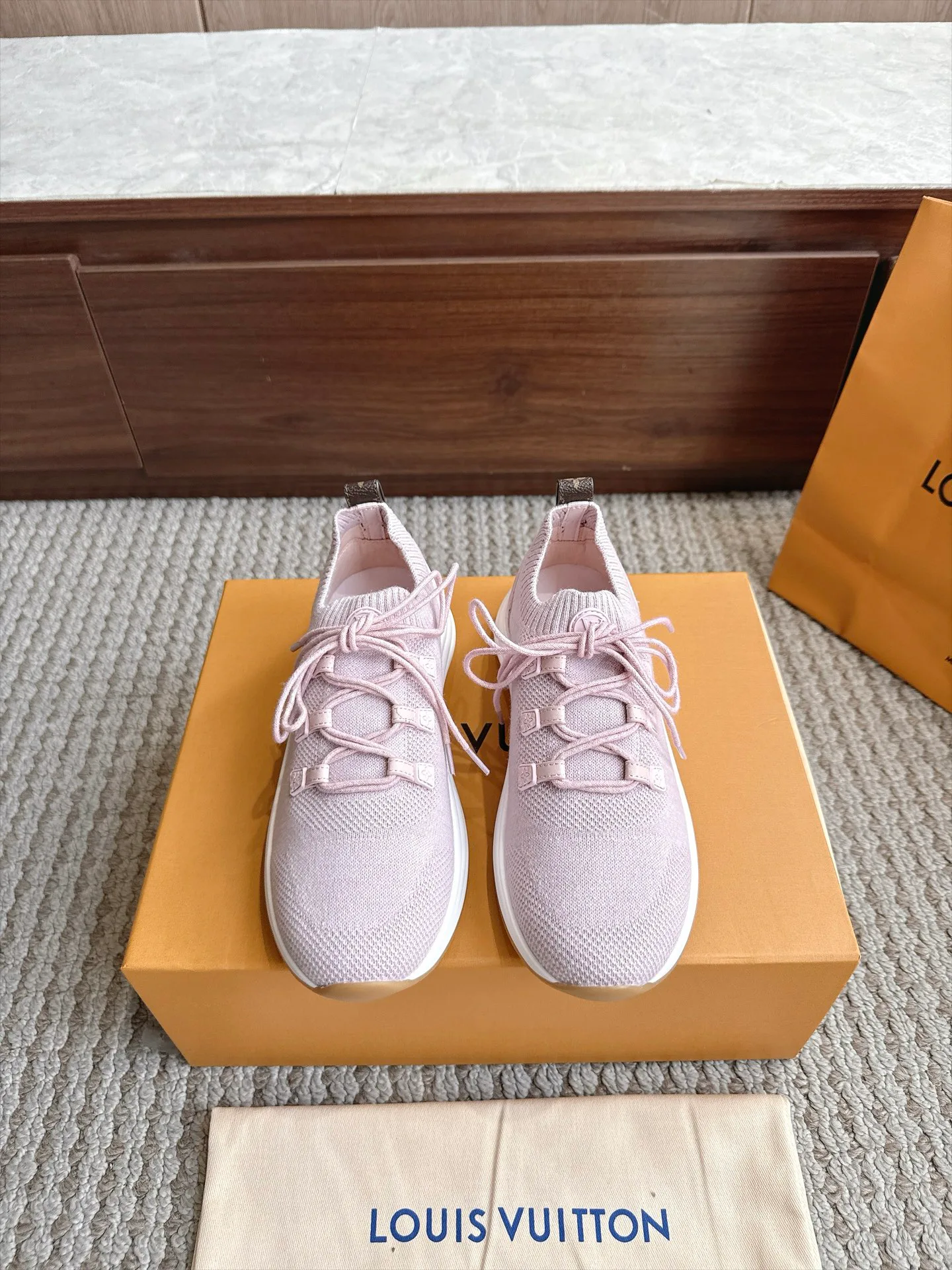 Men's Sneakers LOUIS VUITTON 18333244