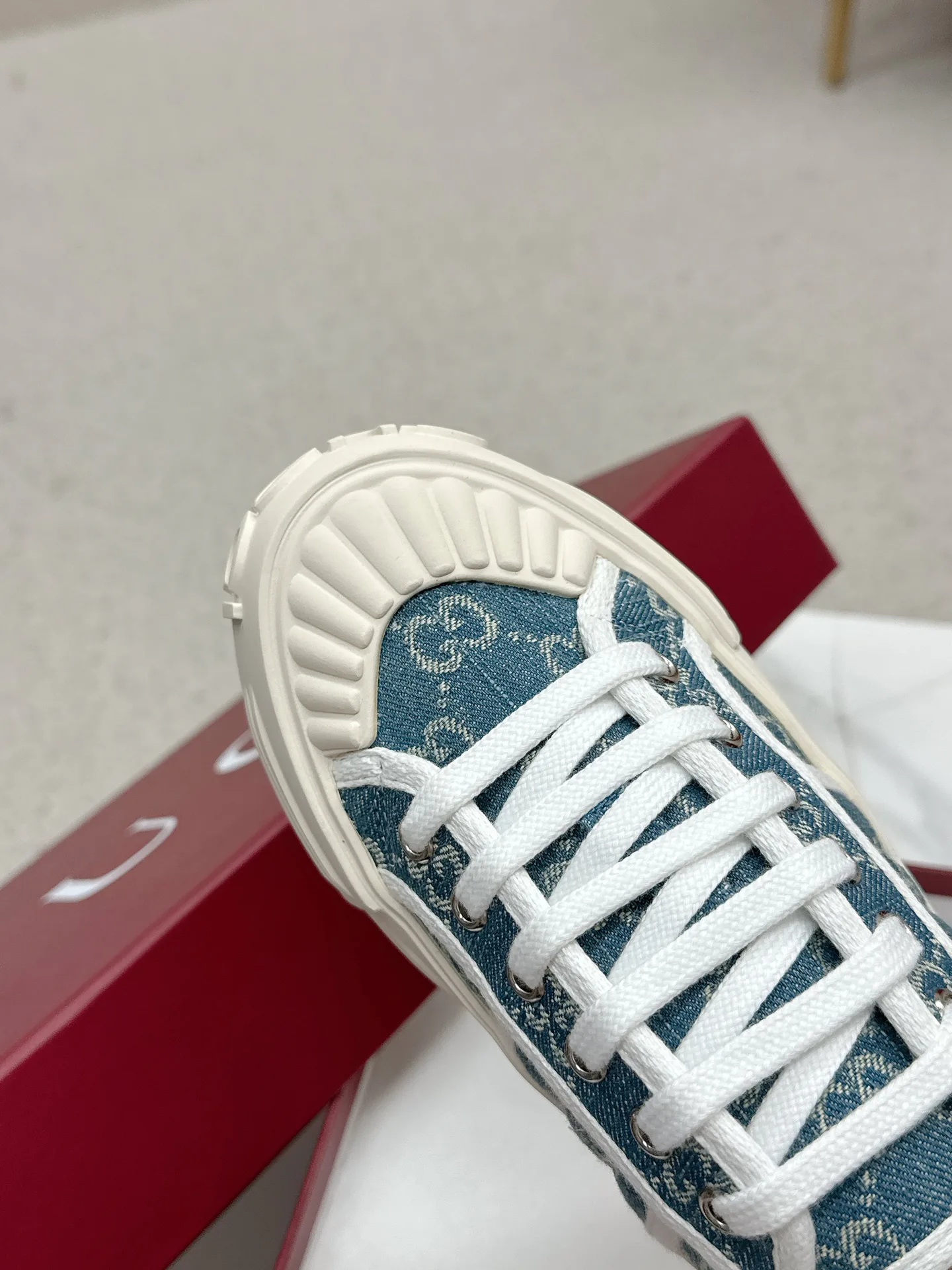 Women's Sneakers GUCCI 17746025