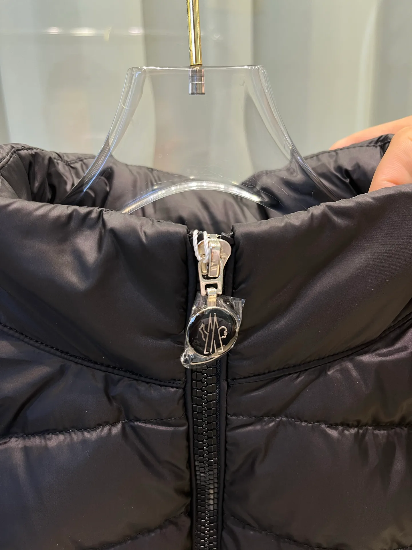 Women's Jackets And Down Jackets MONCLER 18204178