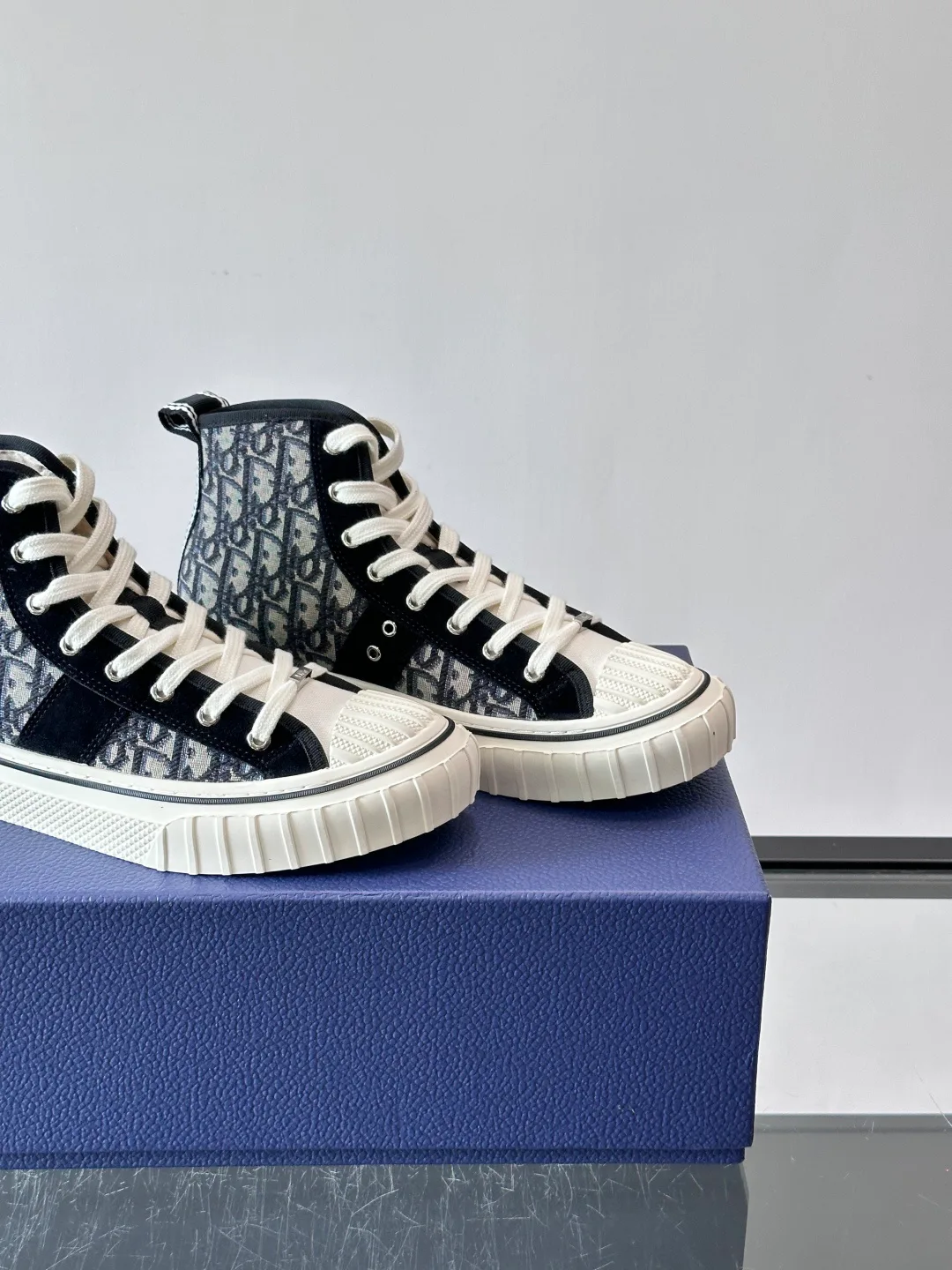 Women's Sneakers CHRISTIAN DIOR 18102157