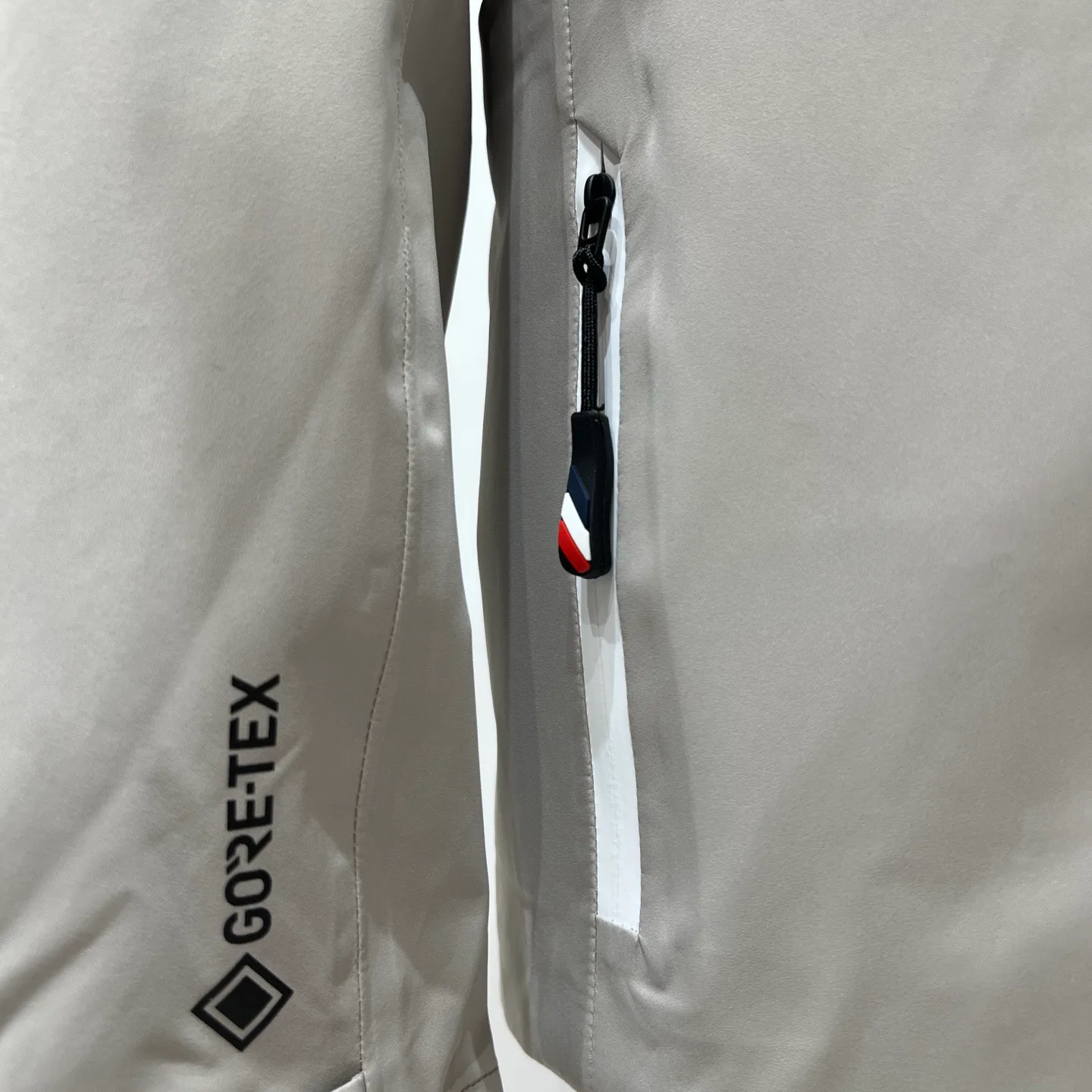 Women's Jackets And Down Jackets MONCLER 18131363