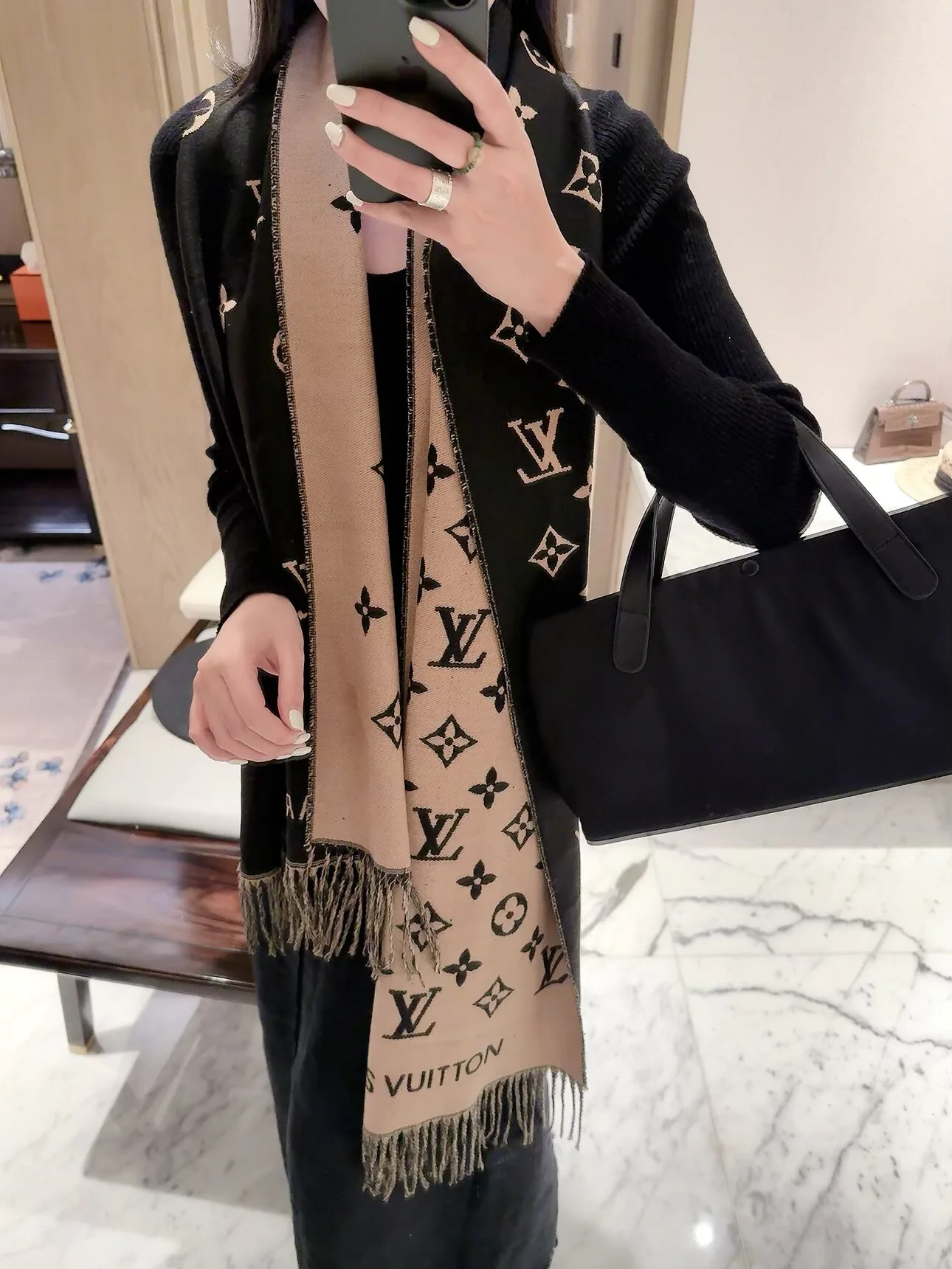 Scarves LOUIS VUITTON 18322602