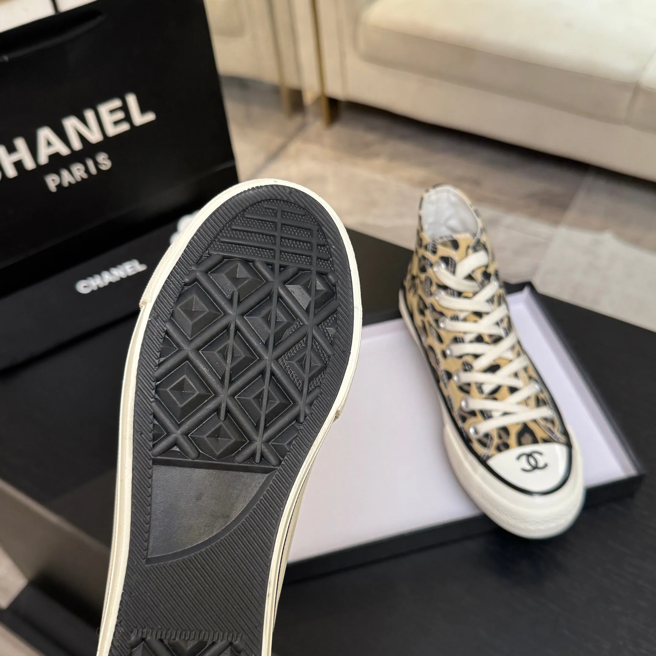 Women's Sneakers CHANEL 18062553