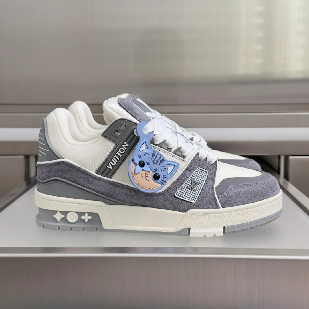 Women's Sneakers LOUIS VUITTON 17950307