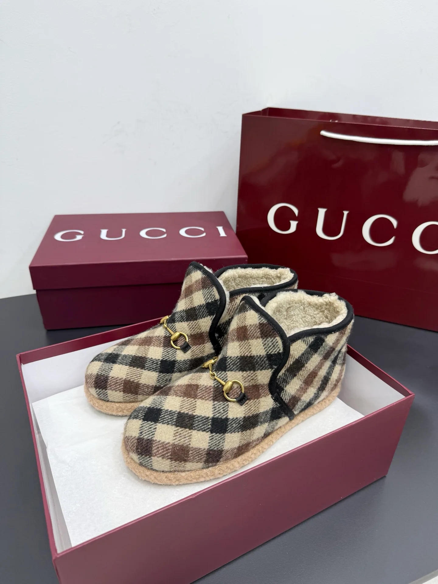 Women's Ugg Boots GUCCI 18393448
