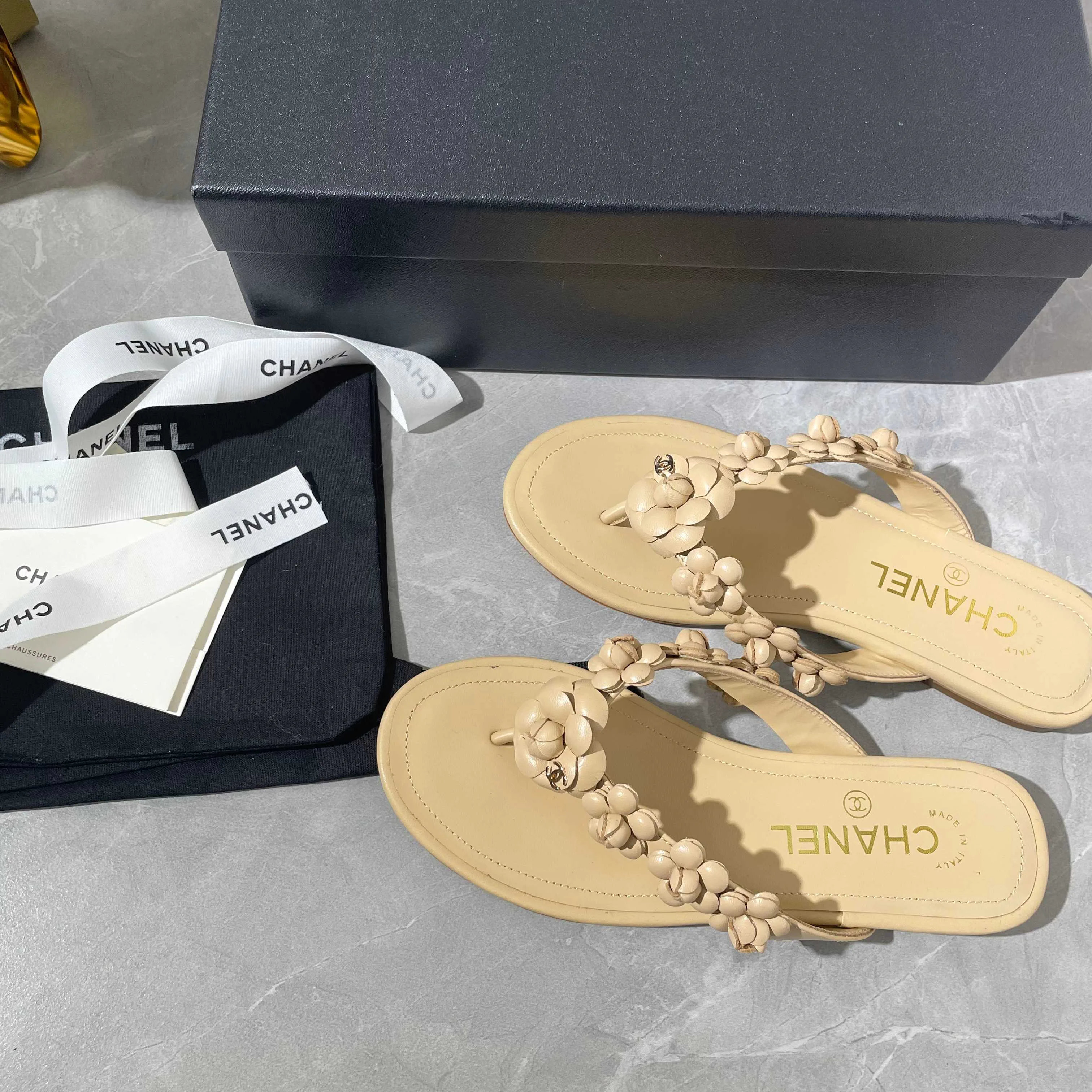 Women's Flip-Flops CHANEL 17947068