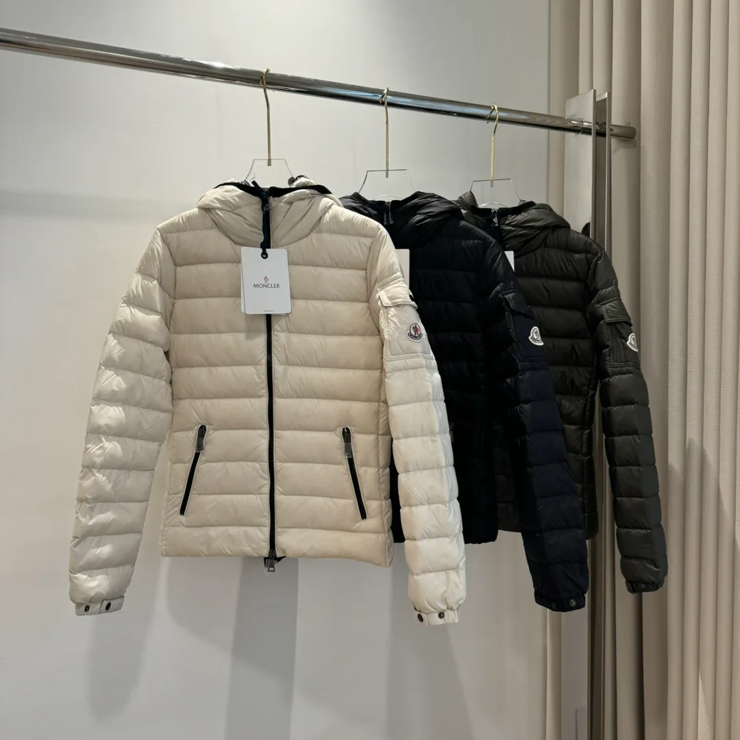 Women's Jackets And Down Jackets MONCLER 18002195