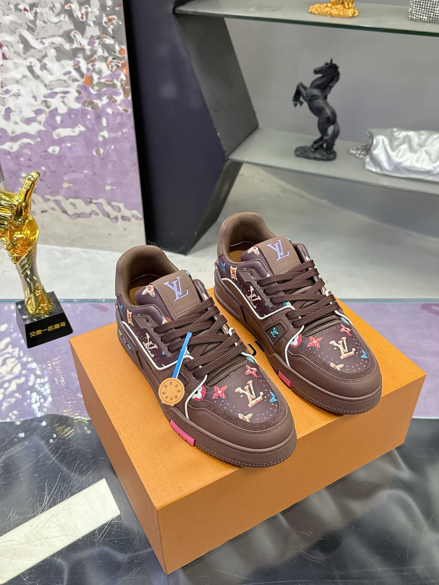 Women's Sneakers LOUIS VUITTON 17530420