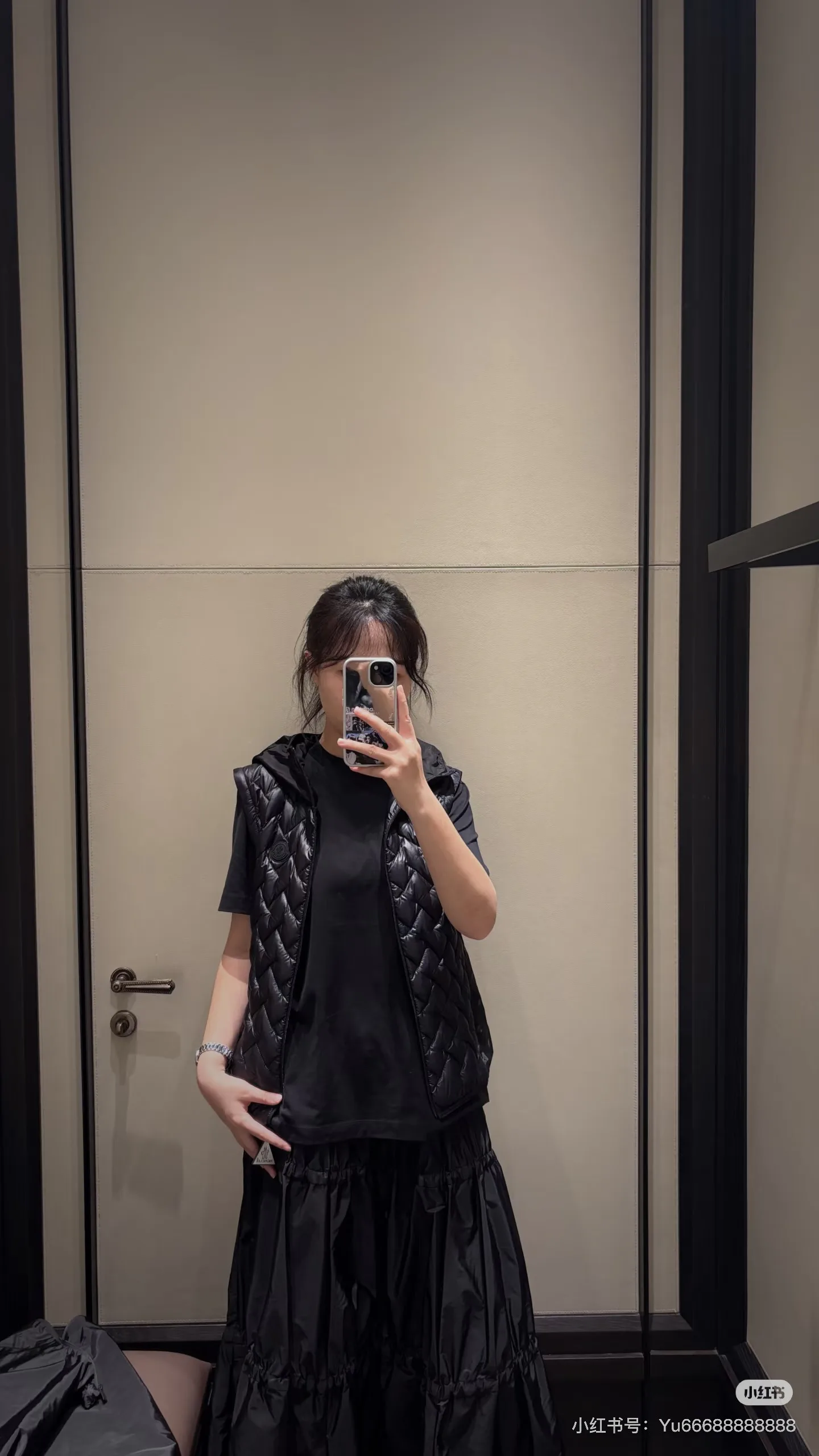 Women's Jackets And Down Jackets MONCLER 18044131