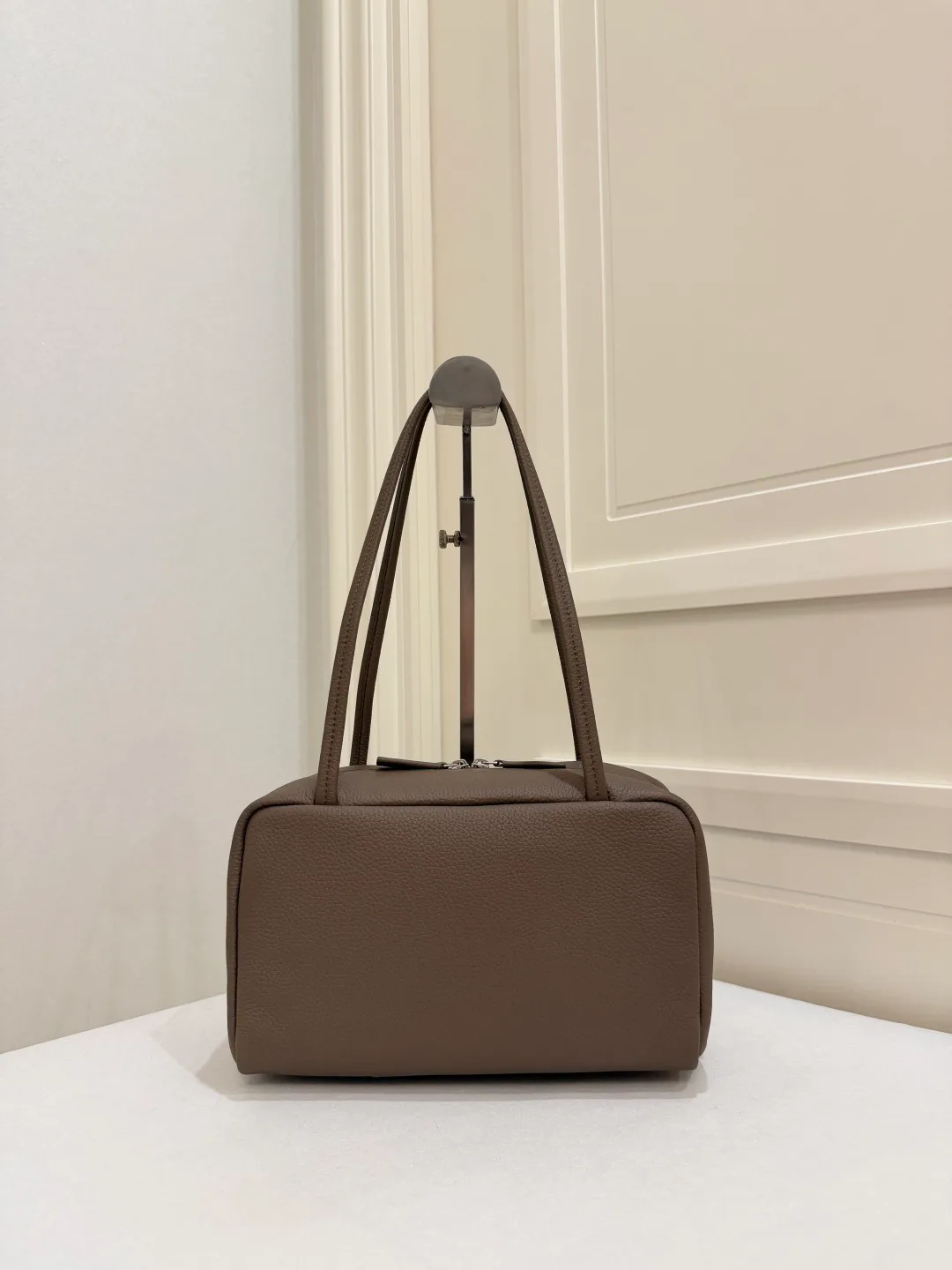 Women's Classic Handbags THE ROW 18161951