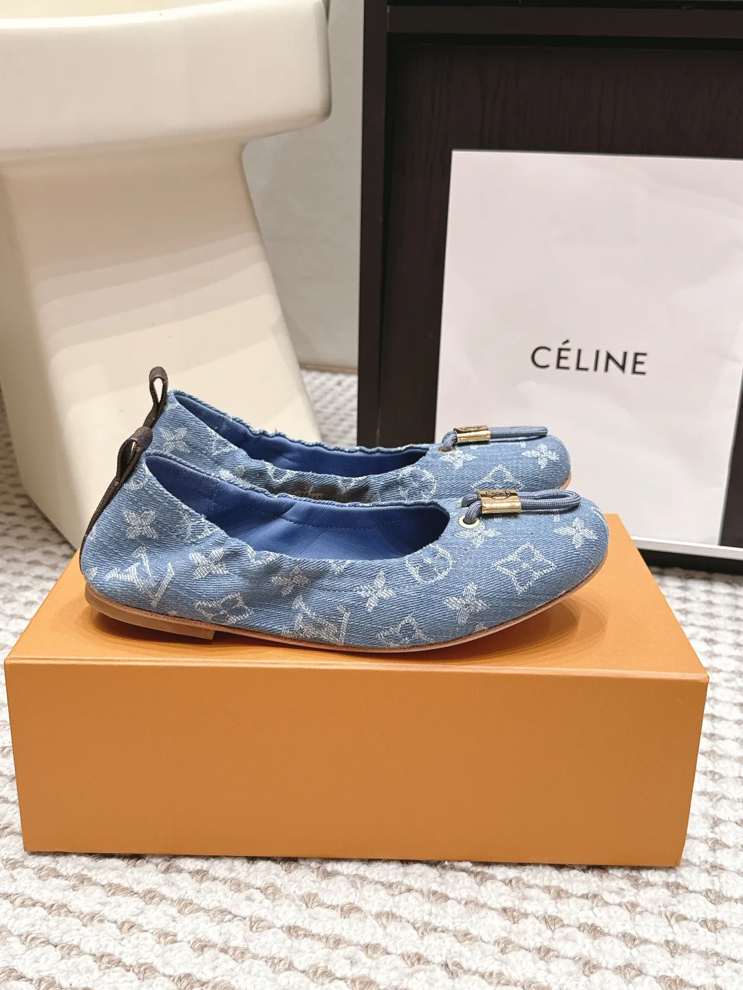 Women's Ballet Flats LOUIS VUITTON 17421357