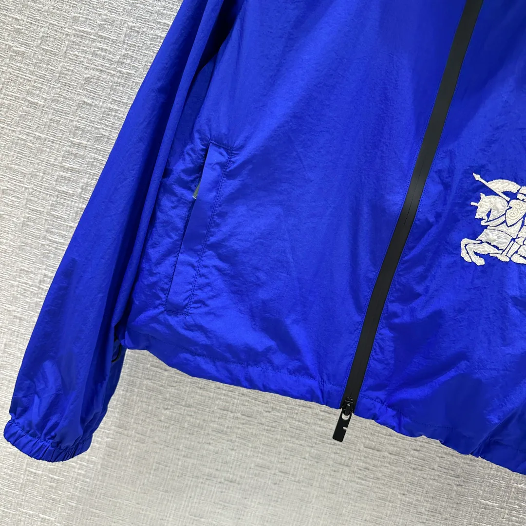 Women's Jackets And Down Jackets BURBERRY 17122327
