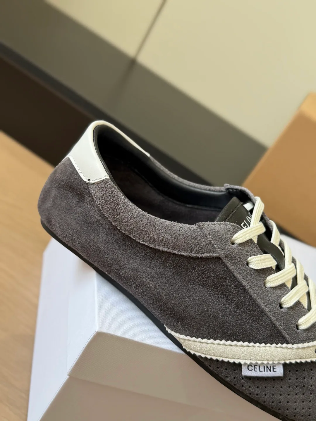 Women's Sneakers CELINE 18224057