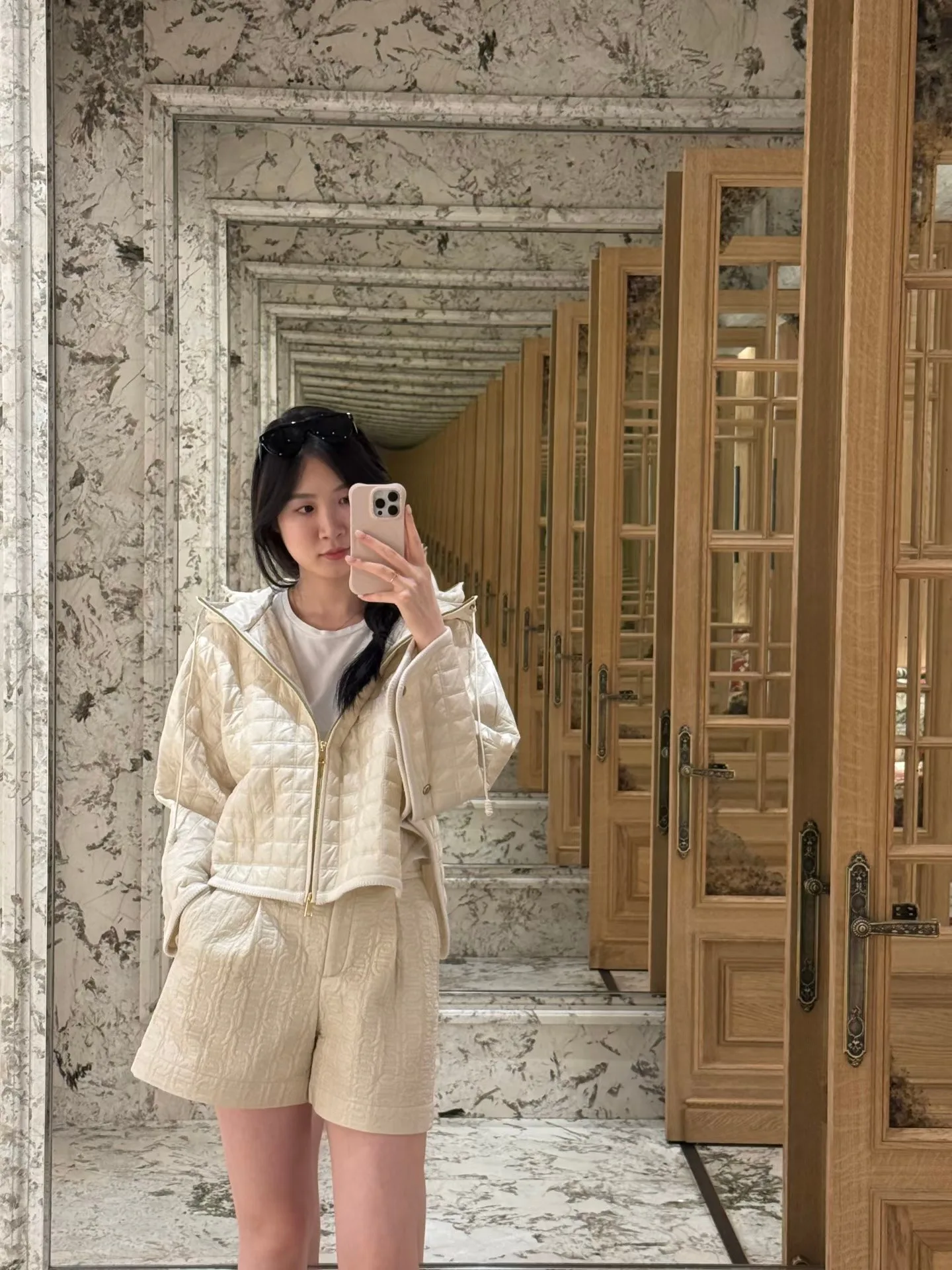 Women's Jackets And Down Jackets MONCLER 18044529