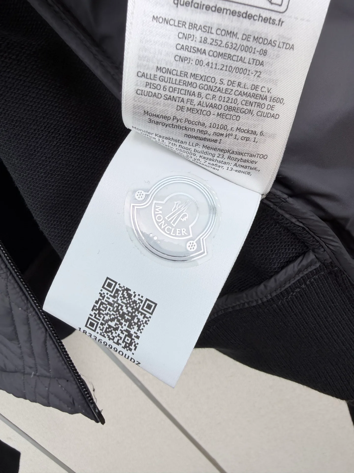 Women's Jackets And Down Jackets MONCLER 18506403