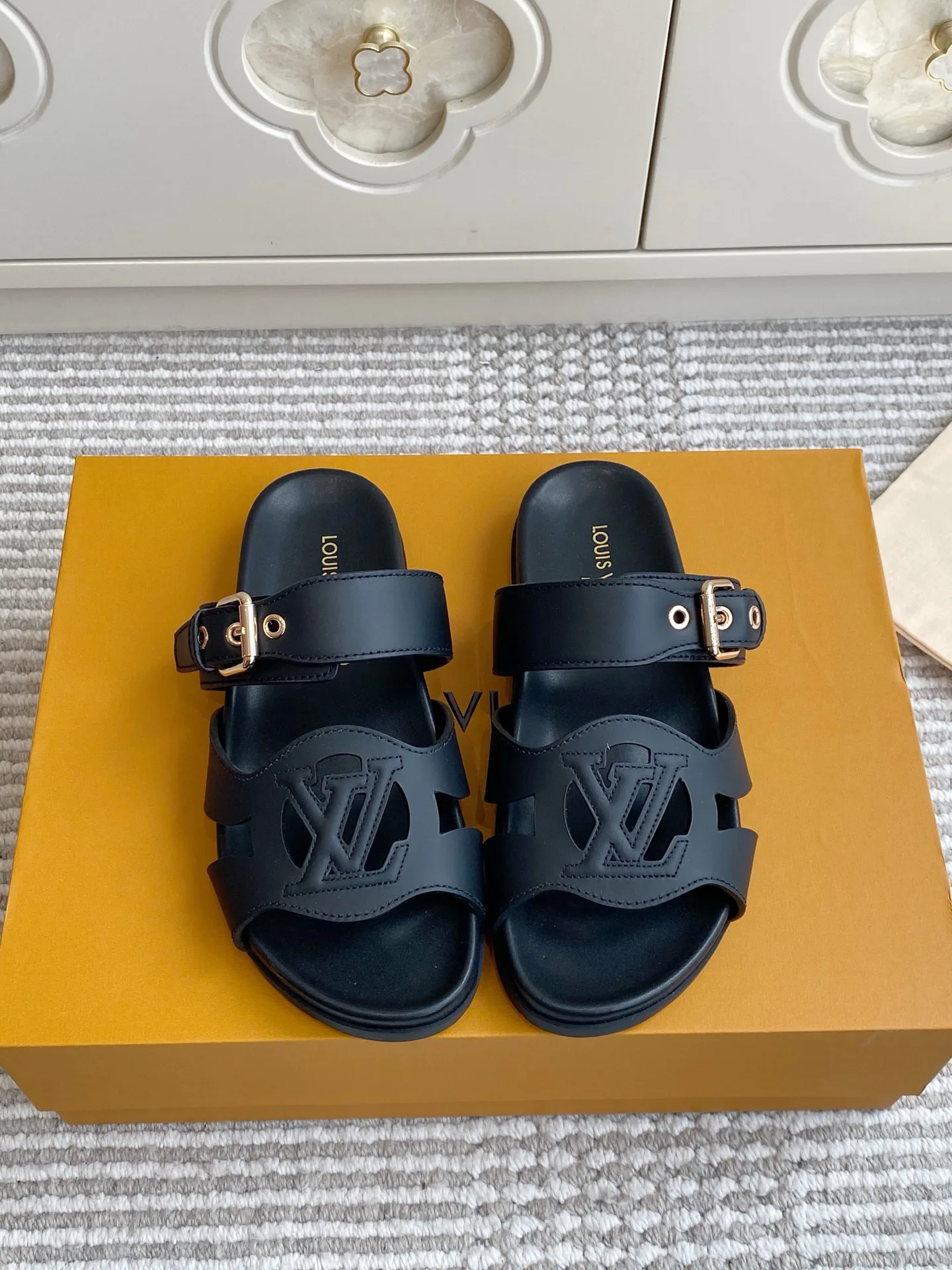 Women's Flip-Flops LOUIS VUITTON 17572158