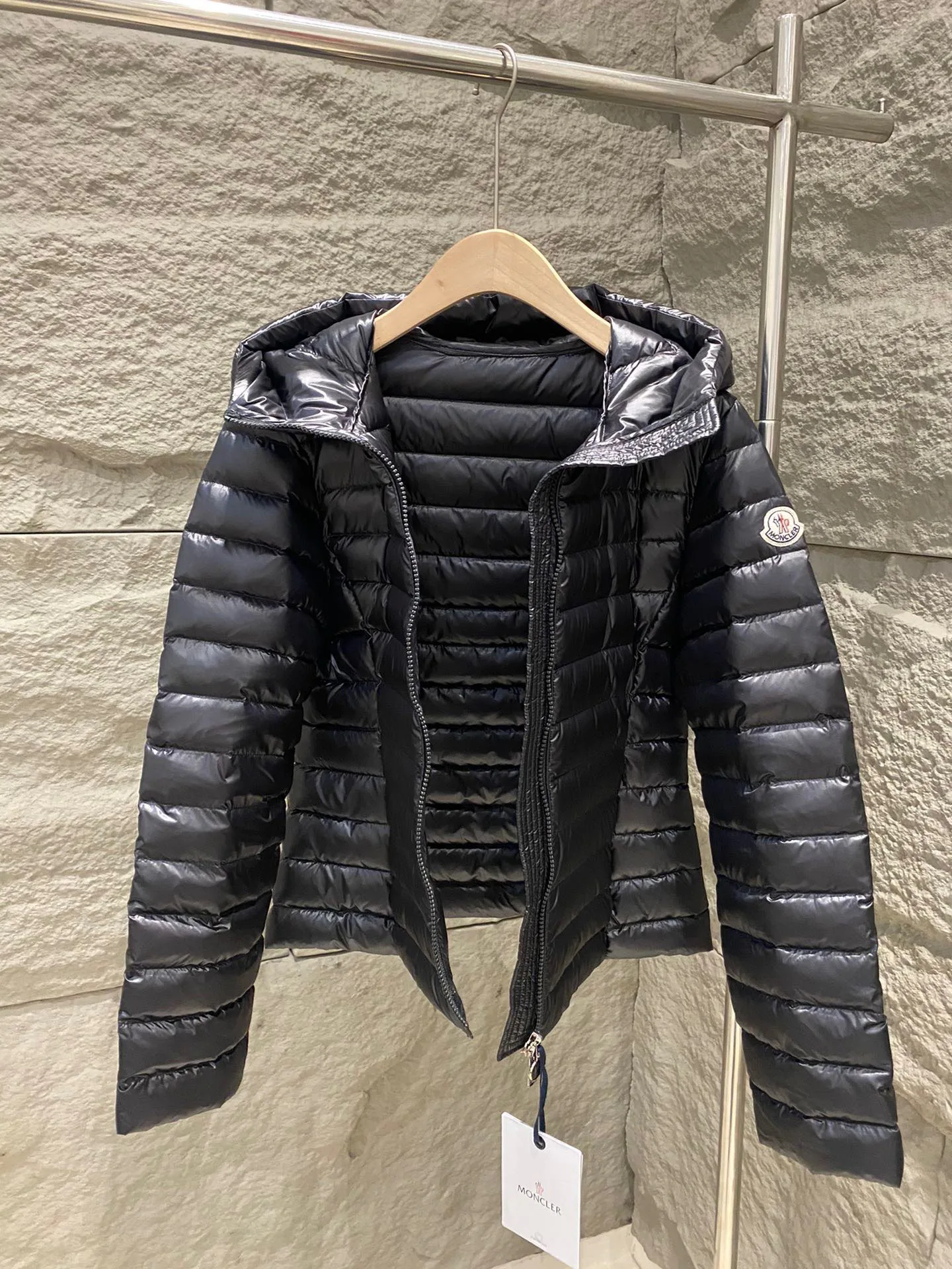 Women's Jackets And Down Jackets MONCLER 17964338