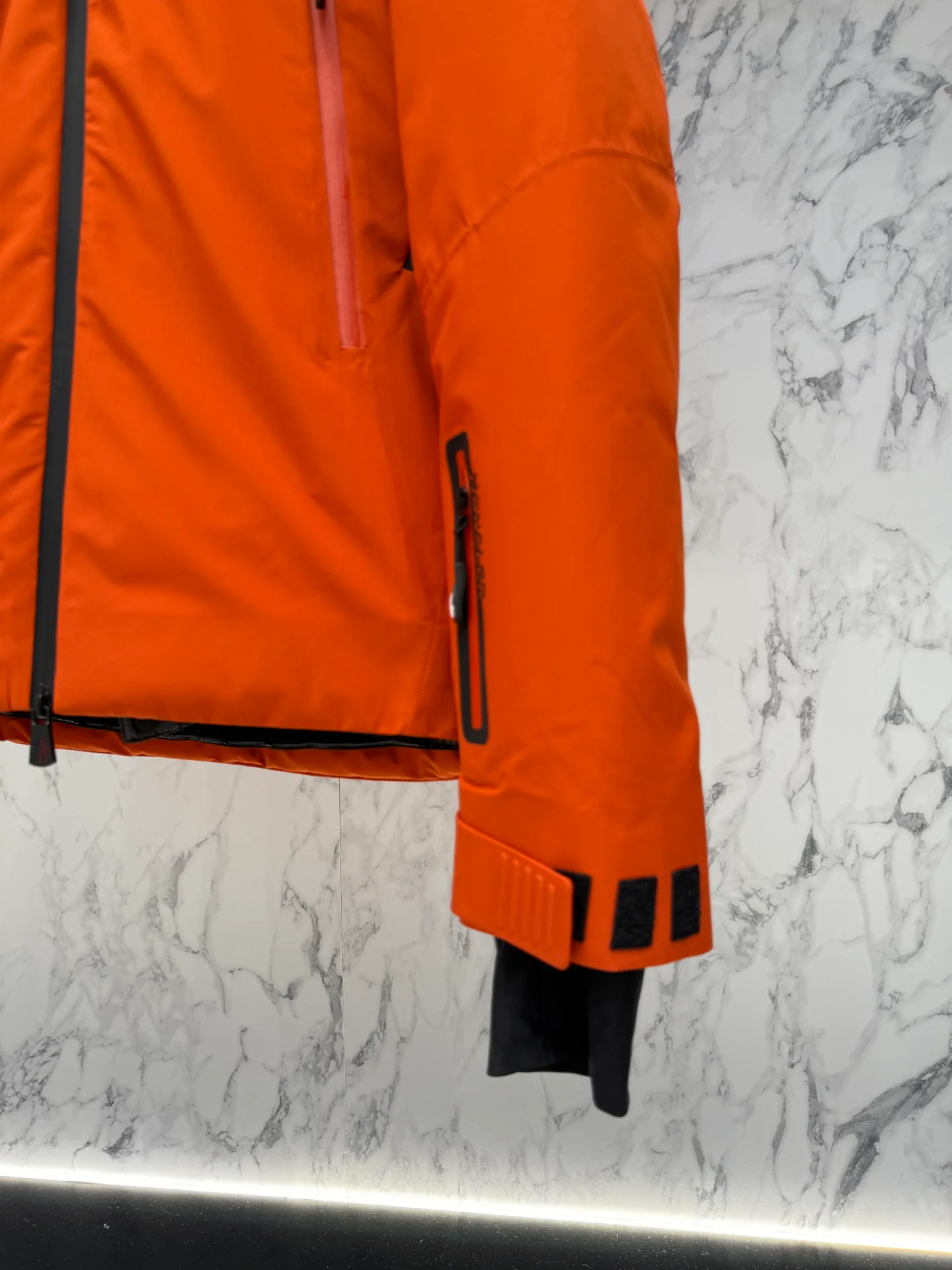 Men's Jackets And Down Jackets MONCLER 18279261
