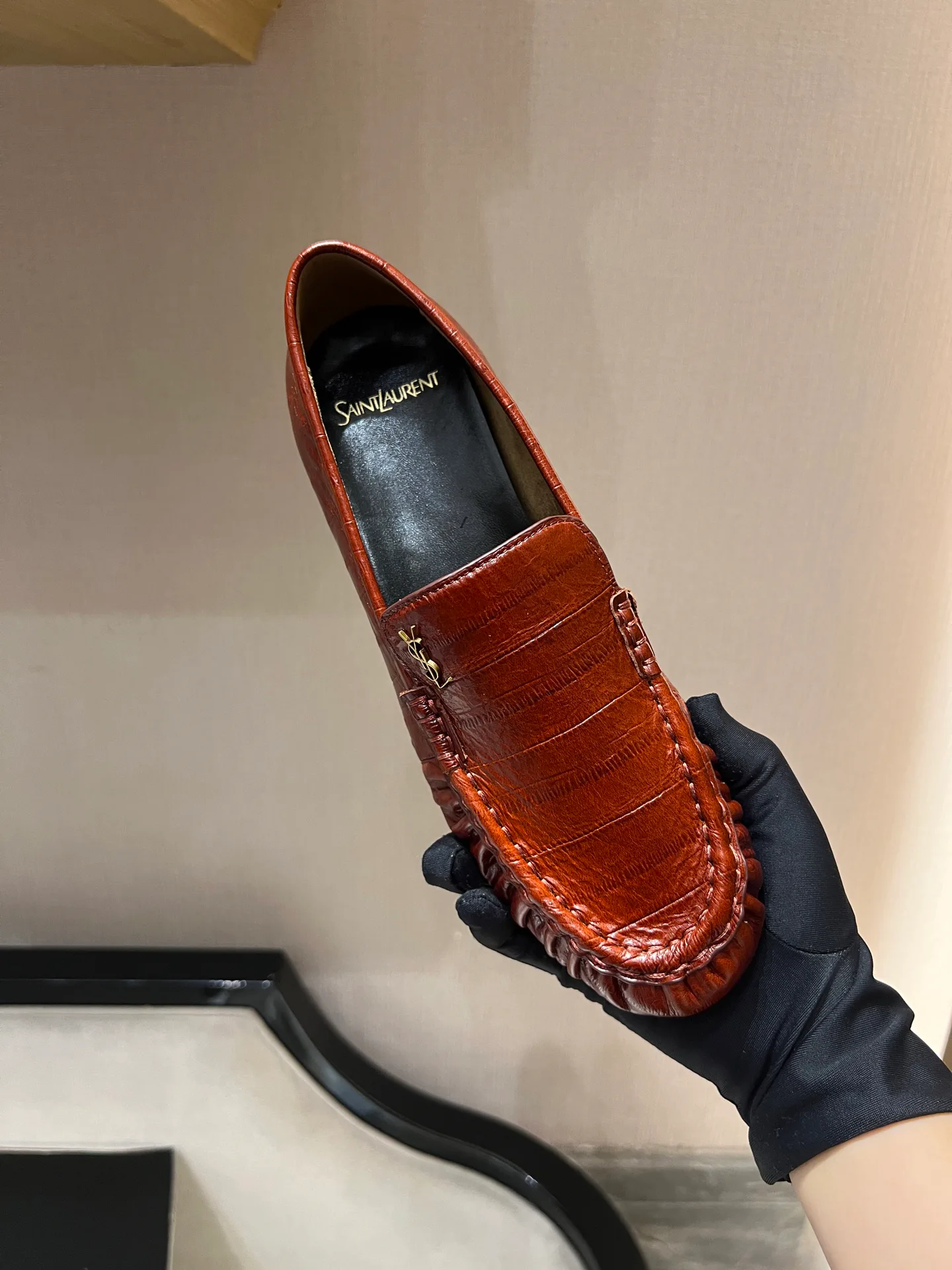 Women's Loafers And Moccasins SAINT LAURENT 17897590