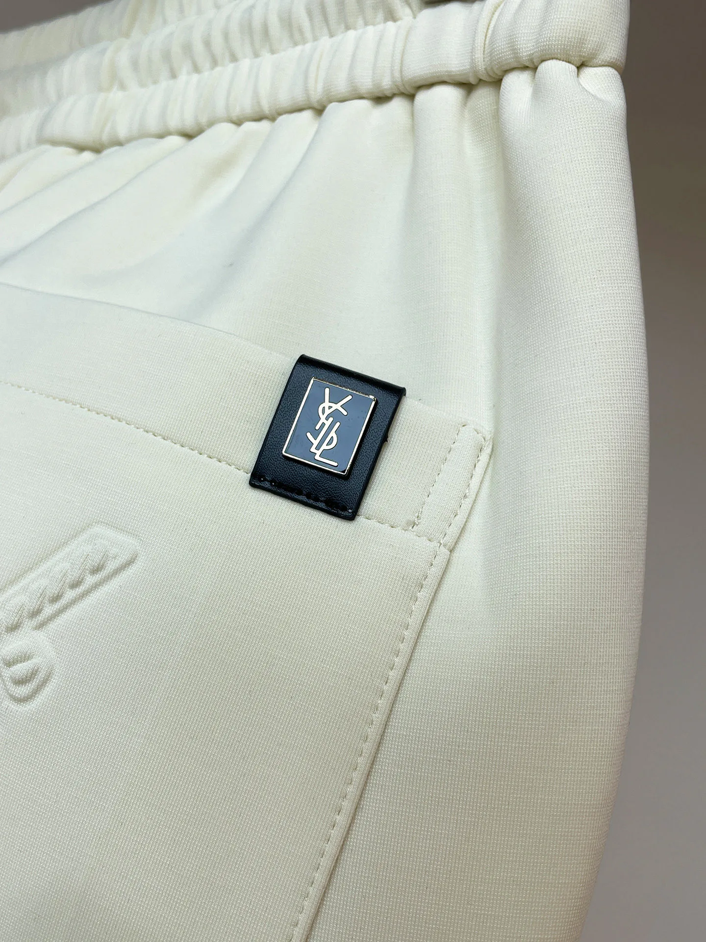 Men's Trousers SAINT LAURENT 18499622