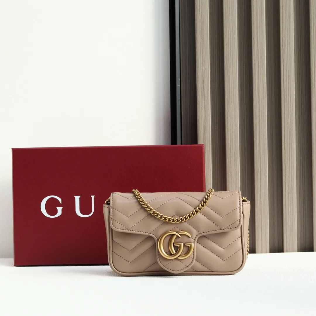 Women's Classic Handbags GUCCI 17947927