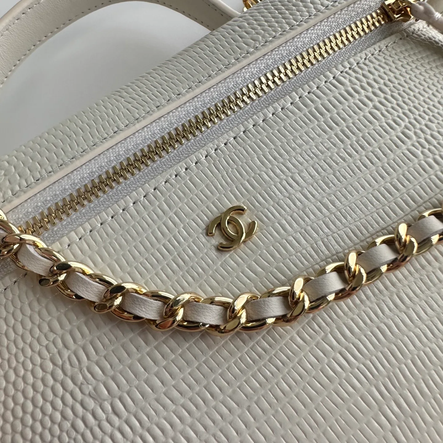Women's Classic Handbags CHANEL 17364546