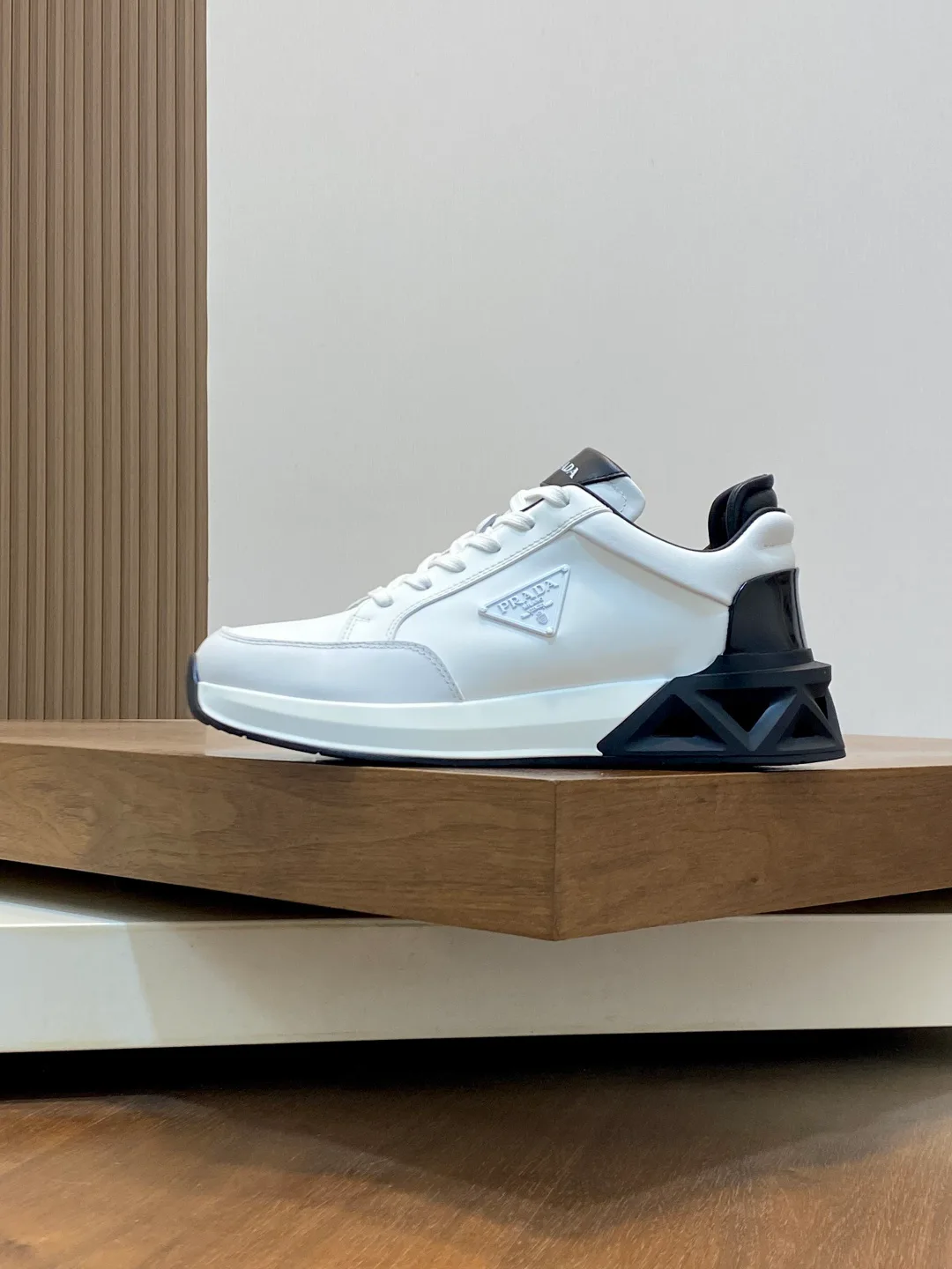 Men's Sneakers PRADA 18116640