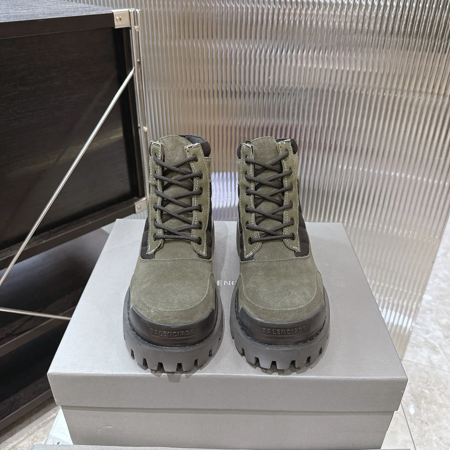Ботинки Мужские Balenciaga 18598043